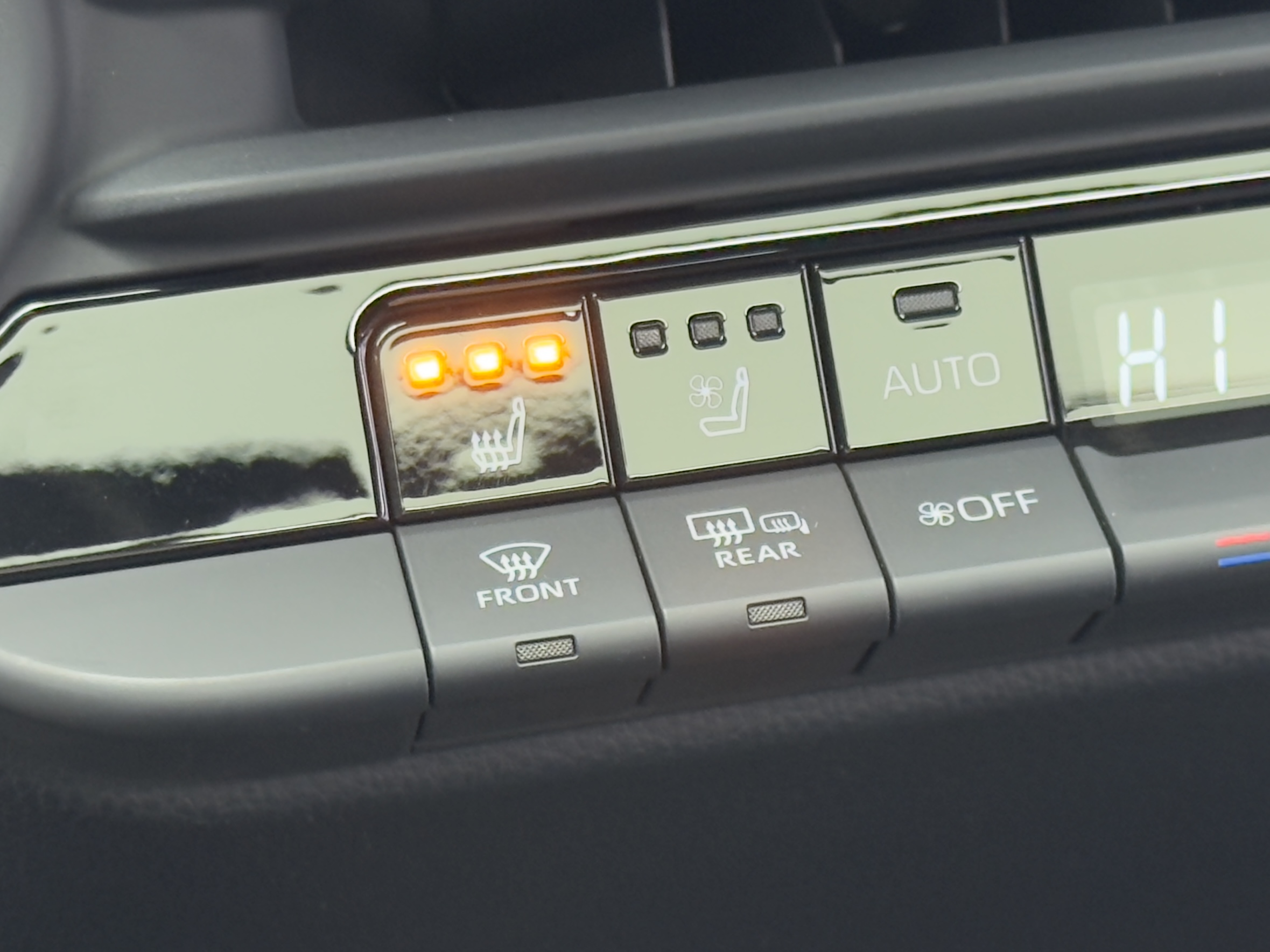 Toyota CrownSportCross 2026 image de voiture #17