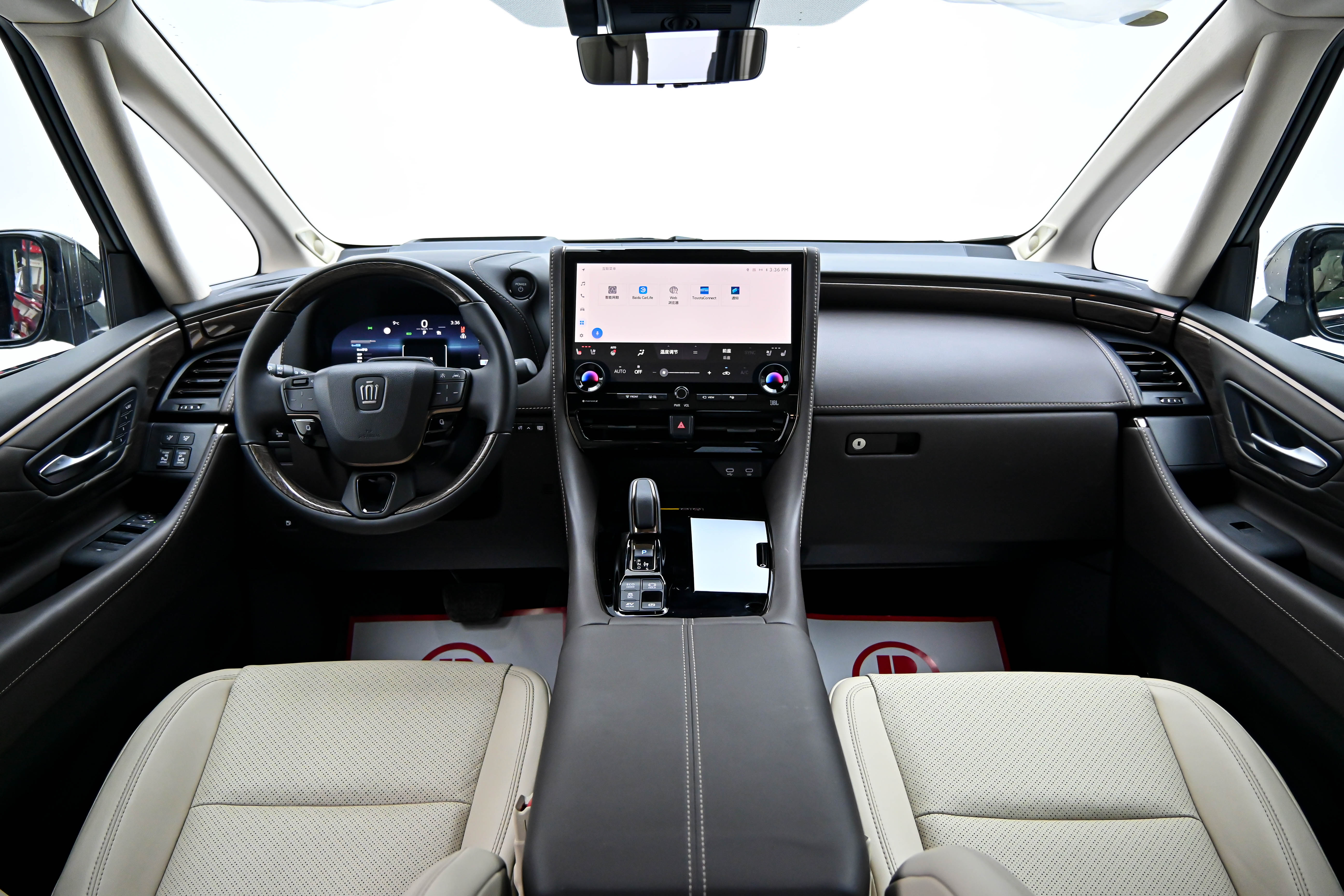 Toyota Vellfire 2026 صورة سيارة #17