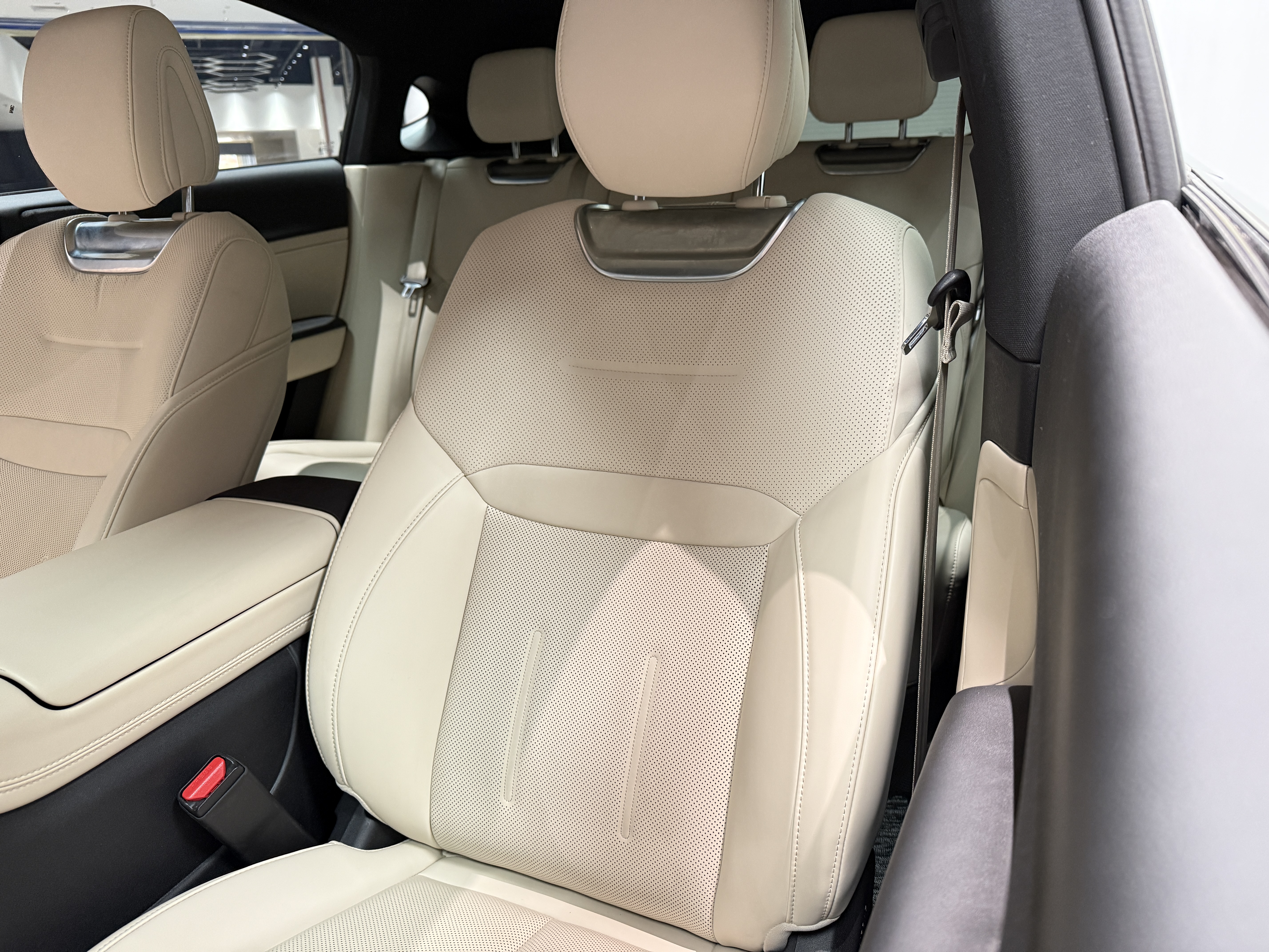 Xpeng G6 2024 صورة سيارة #17