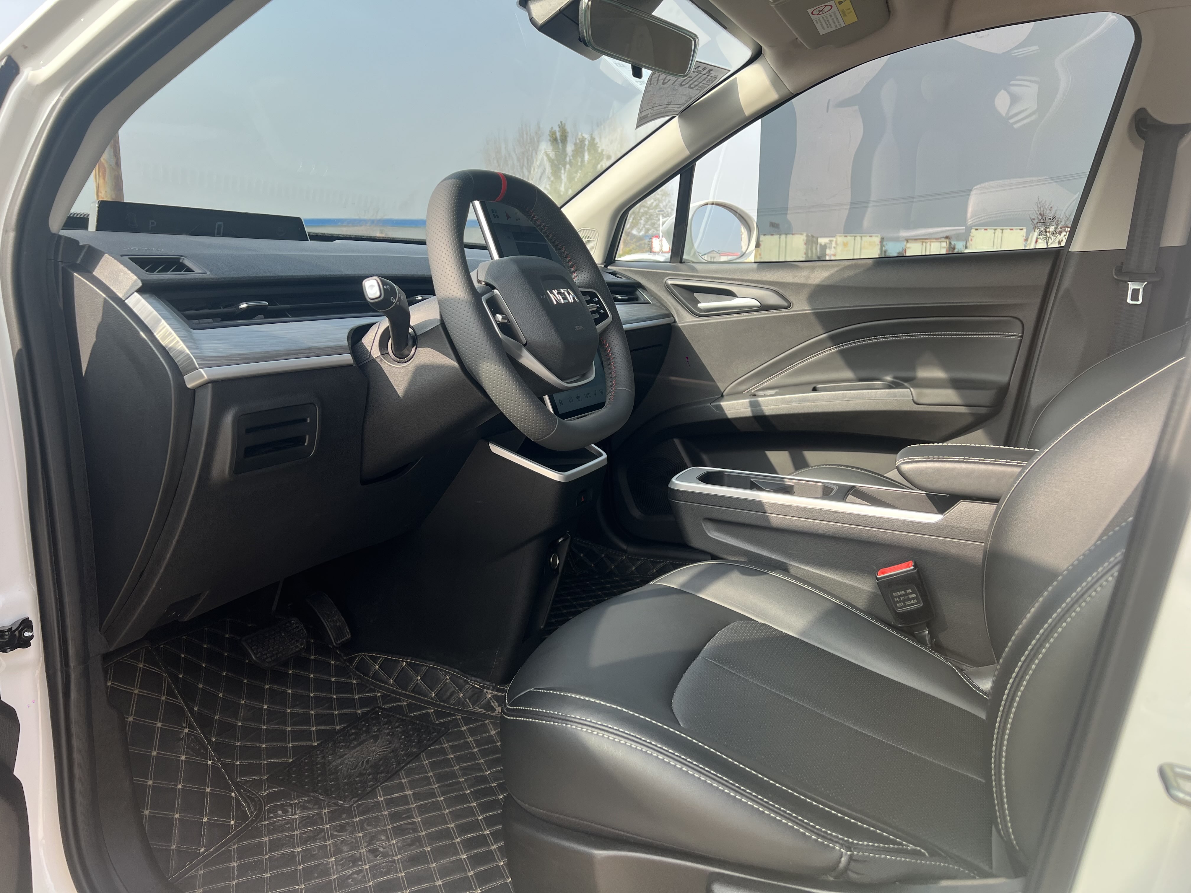 哪吒汽车 哪吒AYA 2024 汽车图片 #17