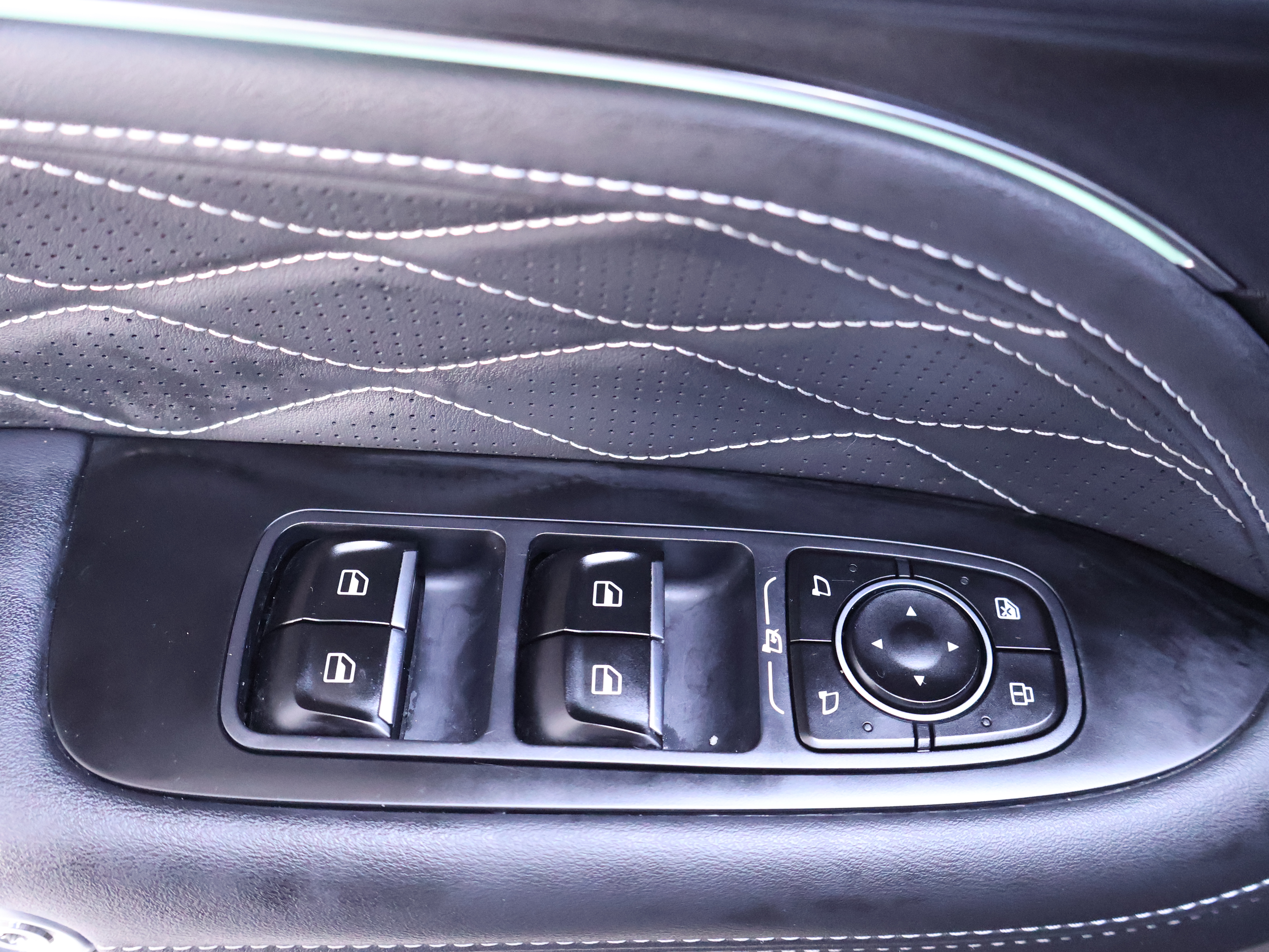 Tank 300 2023 immagine di auto #17