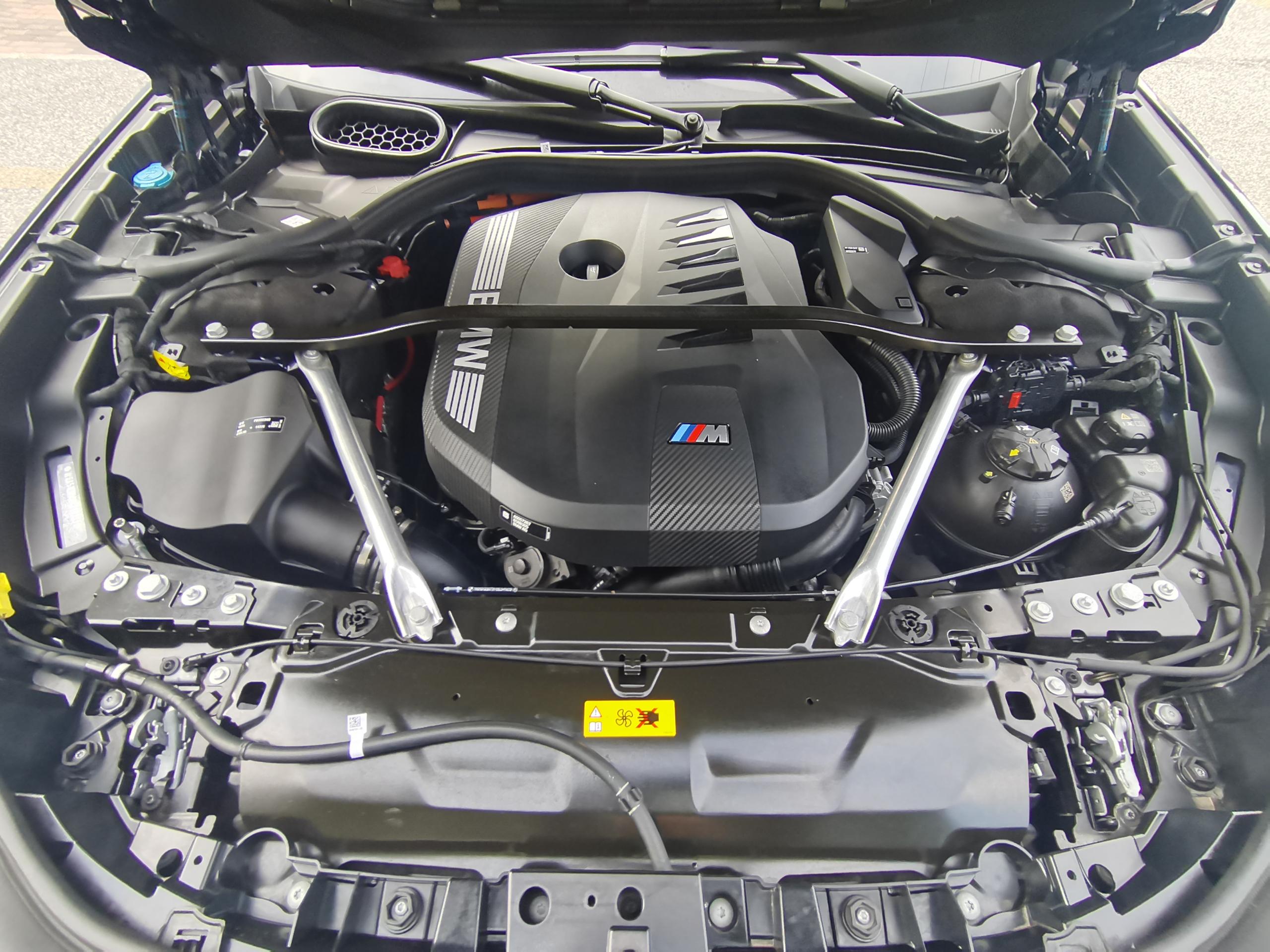 BMW M760Le 2025 car image #17