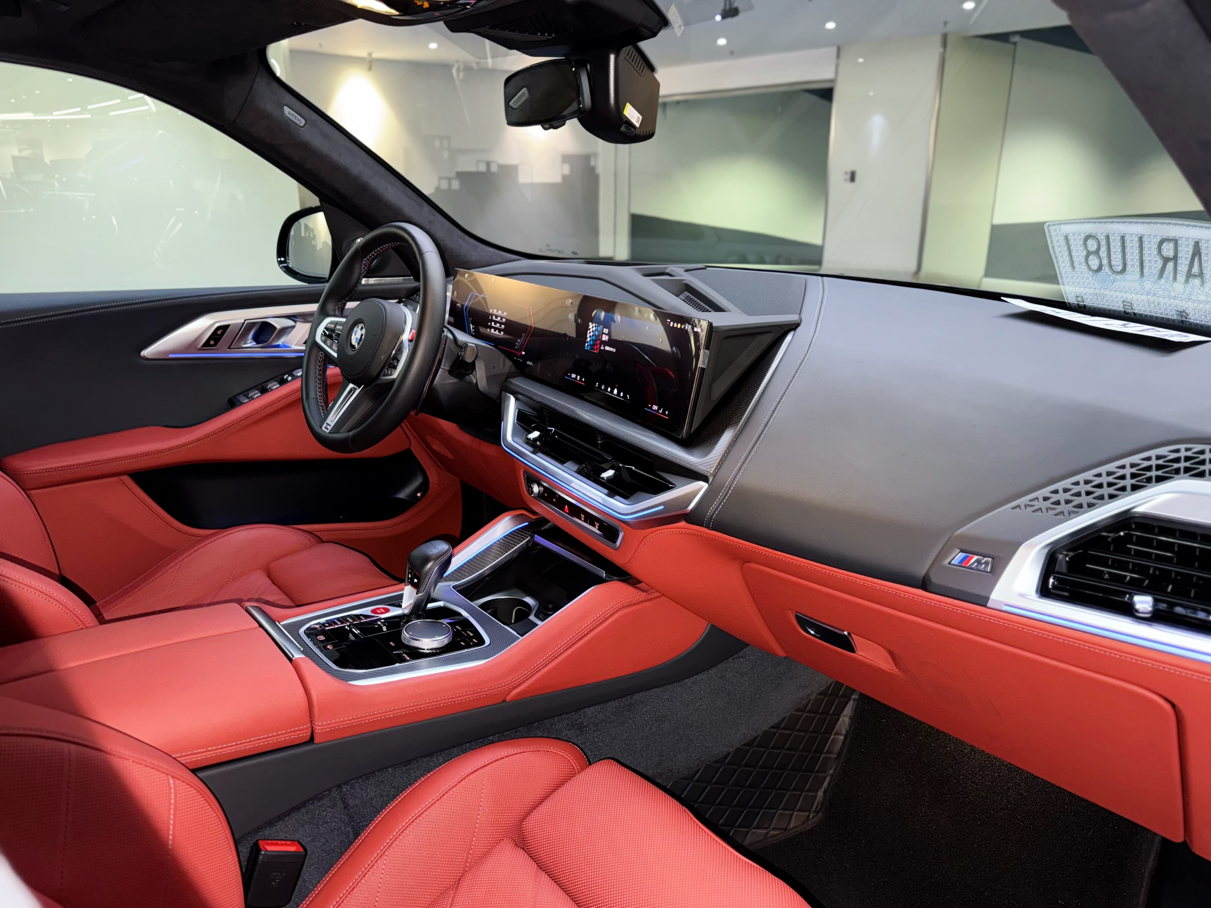 BMW XM 2025 صورة سيارة #17