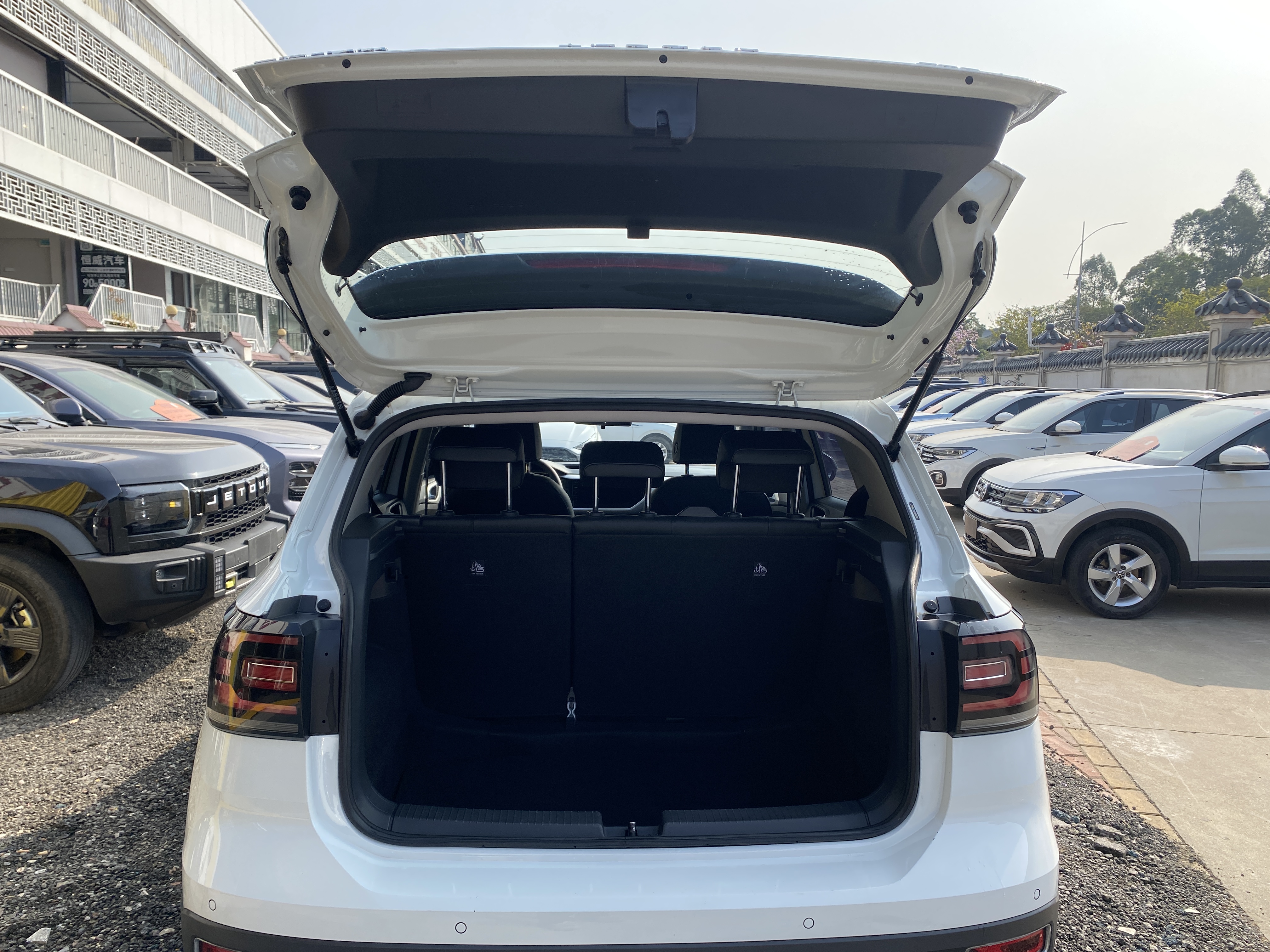 Volkswagen Tacqua 2024 car image #17