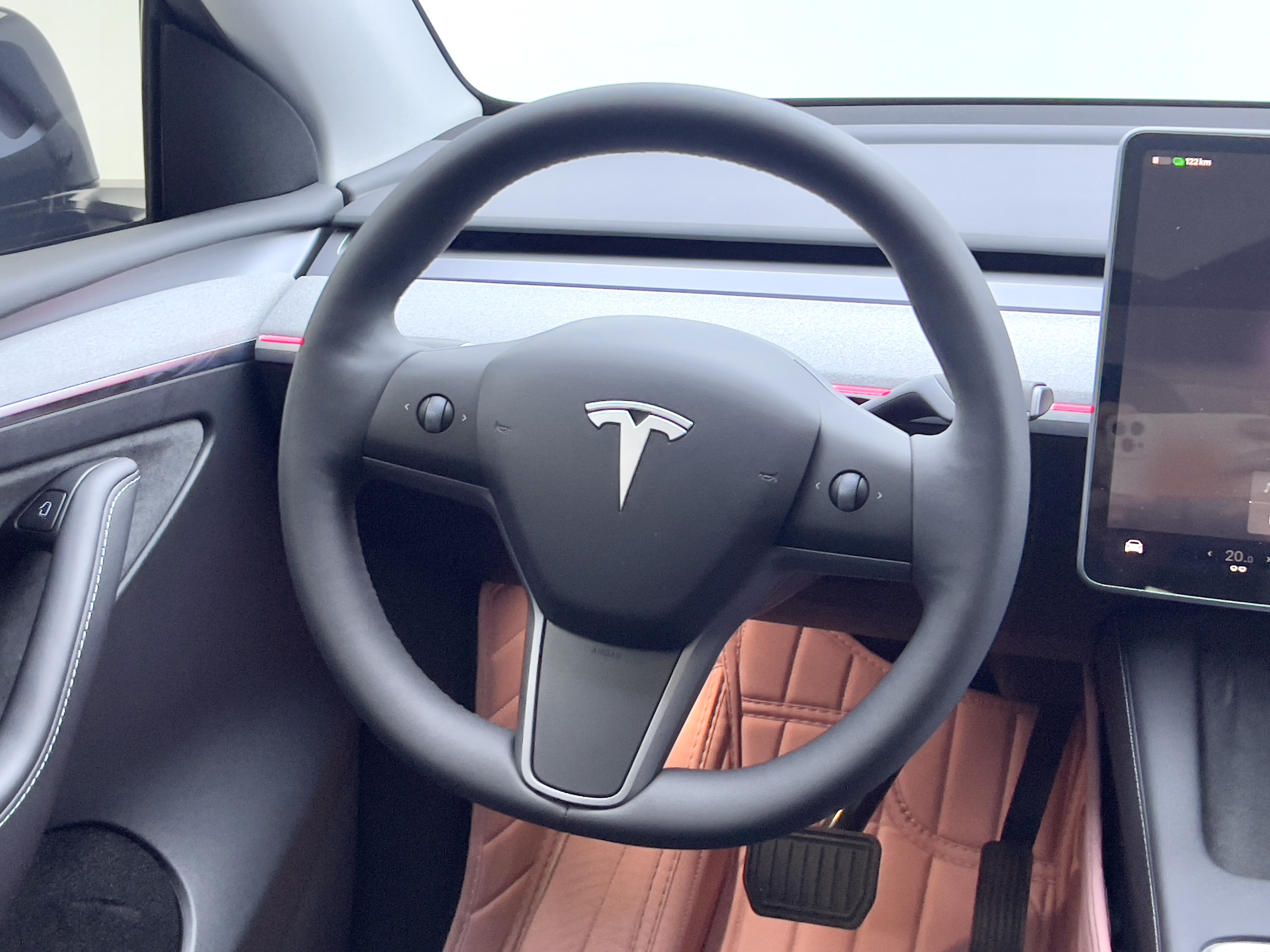 Tesla Model Y 2023 #17 Tesla Model Y 2023 car image #17
