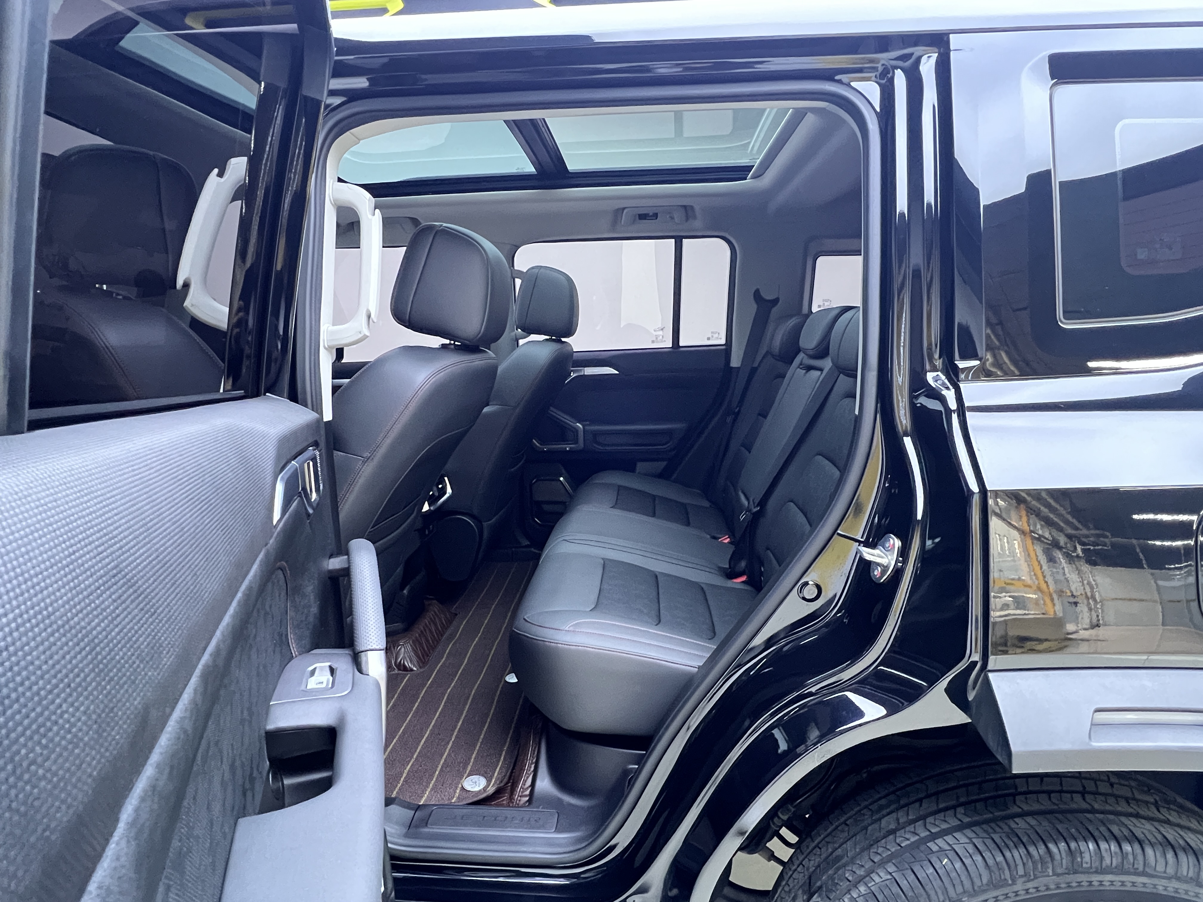 Jetour Traveller 2024 car image #17