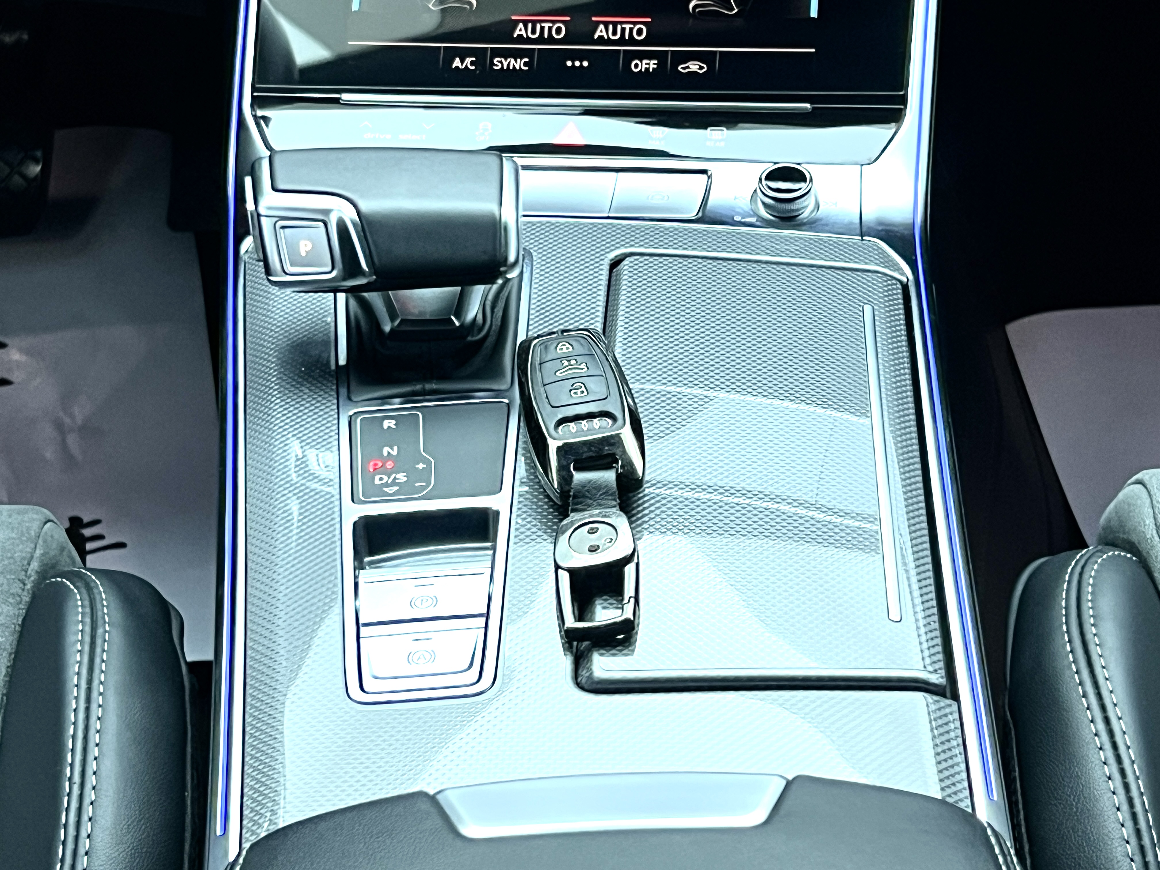 Audi A6L 2024 car image #17
