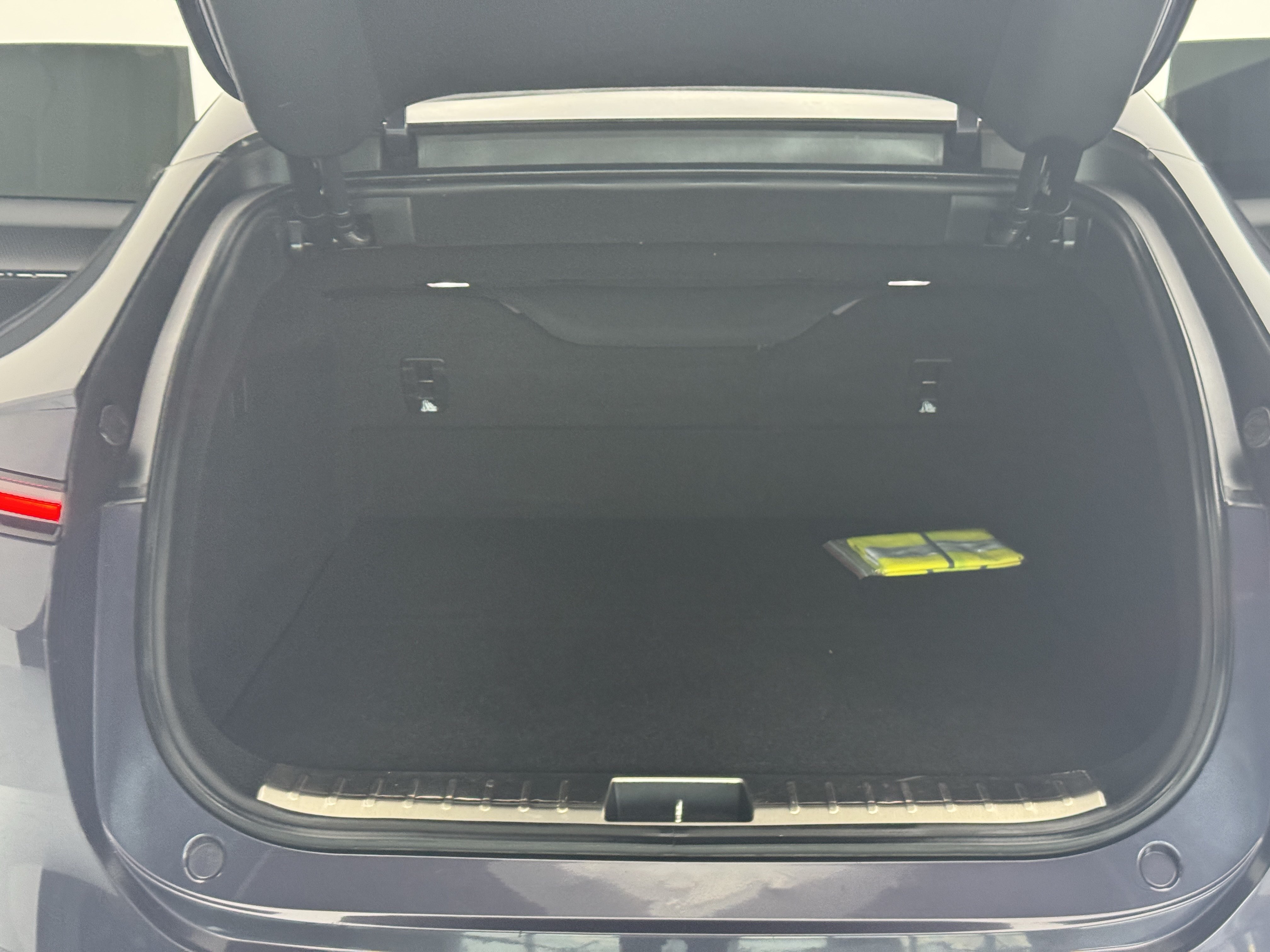 Avatr 12 2024 car image #17