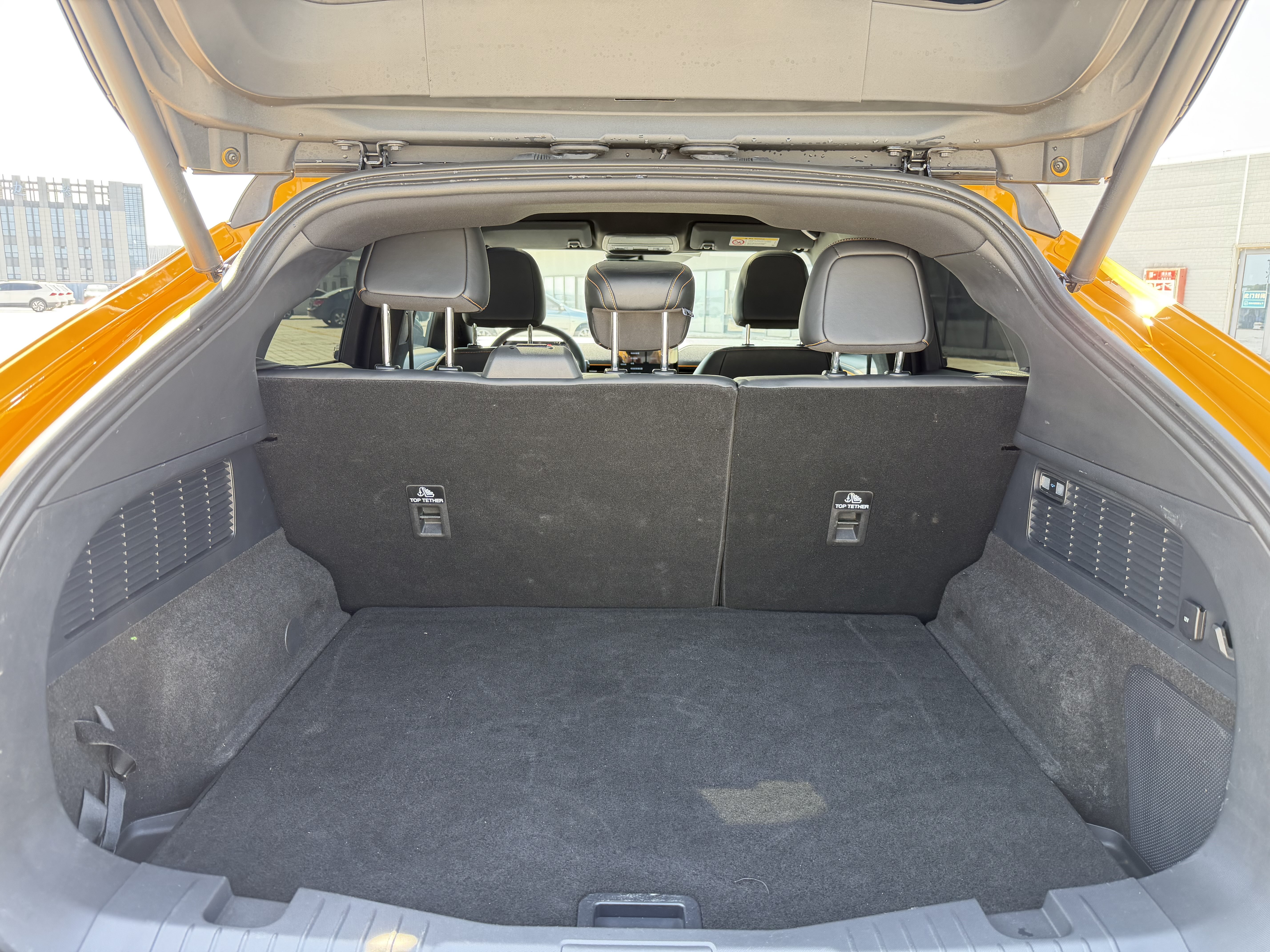 Ford Mustang Mach-E 2024 صورة سيارة #17