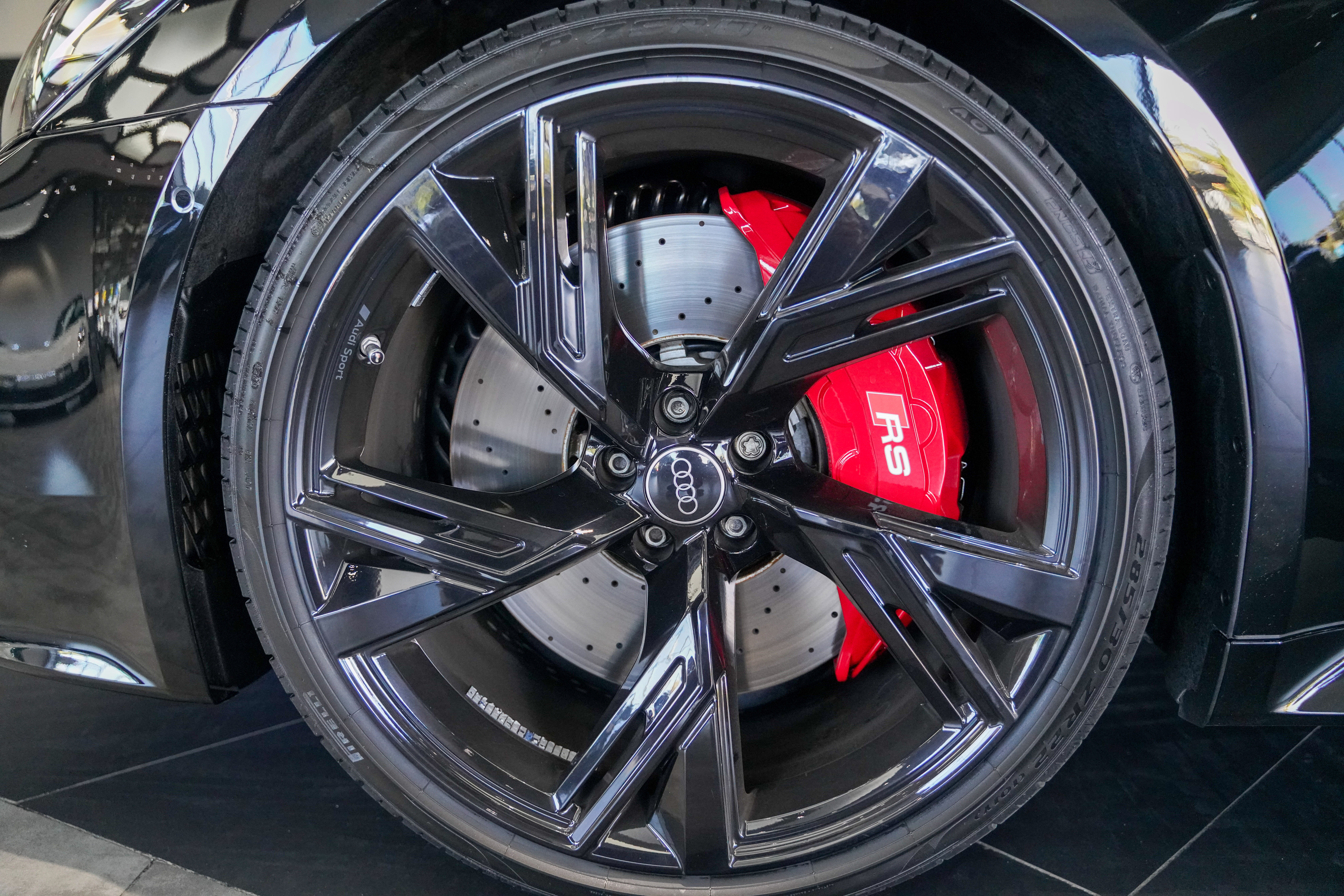 Audi RS 6 2024 car image #17