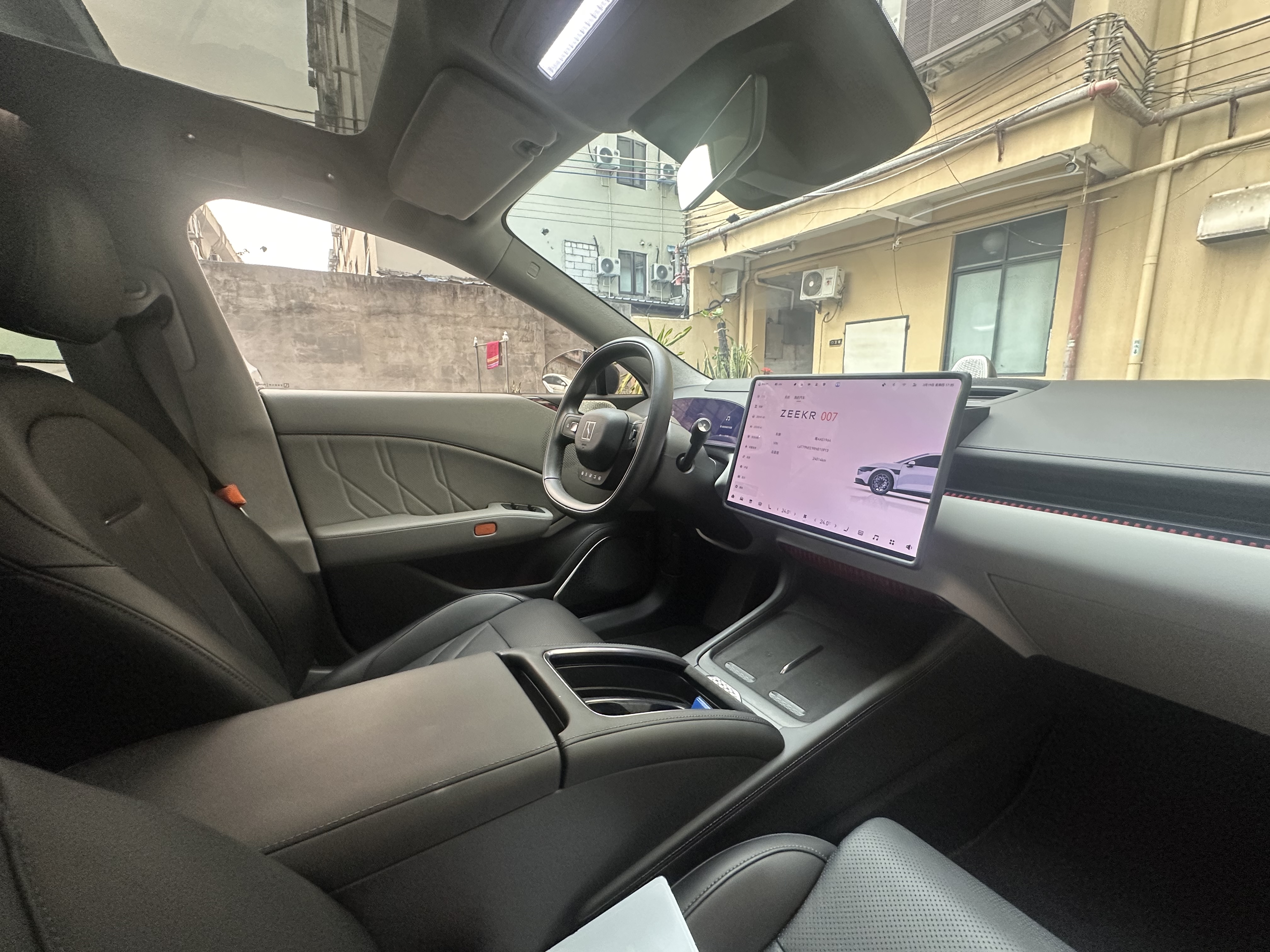 极氪 极氪007 2024 汽车图片 #17