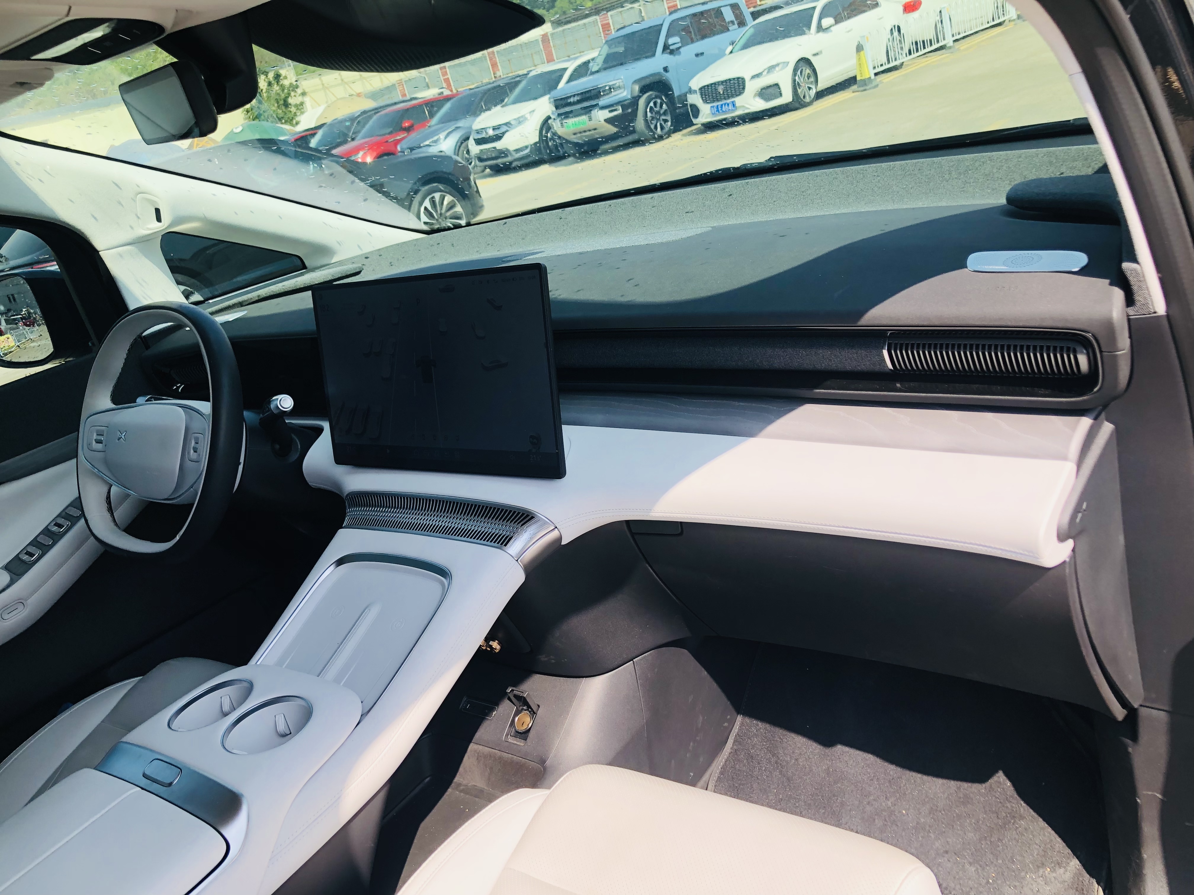 Xpeng X9 2025 изображение автомобиля #17