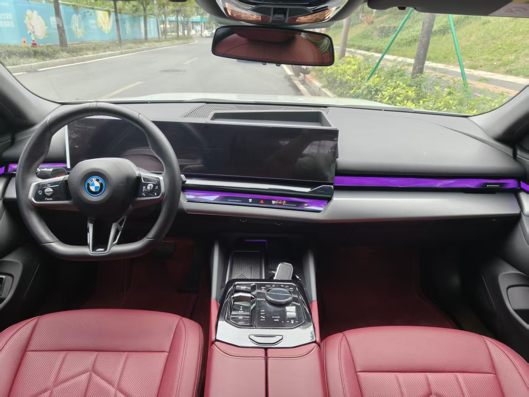 BMW i5 M60 2024 car image #17