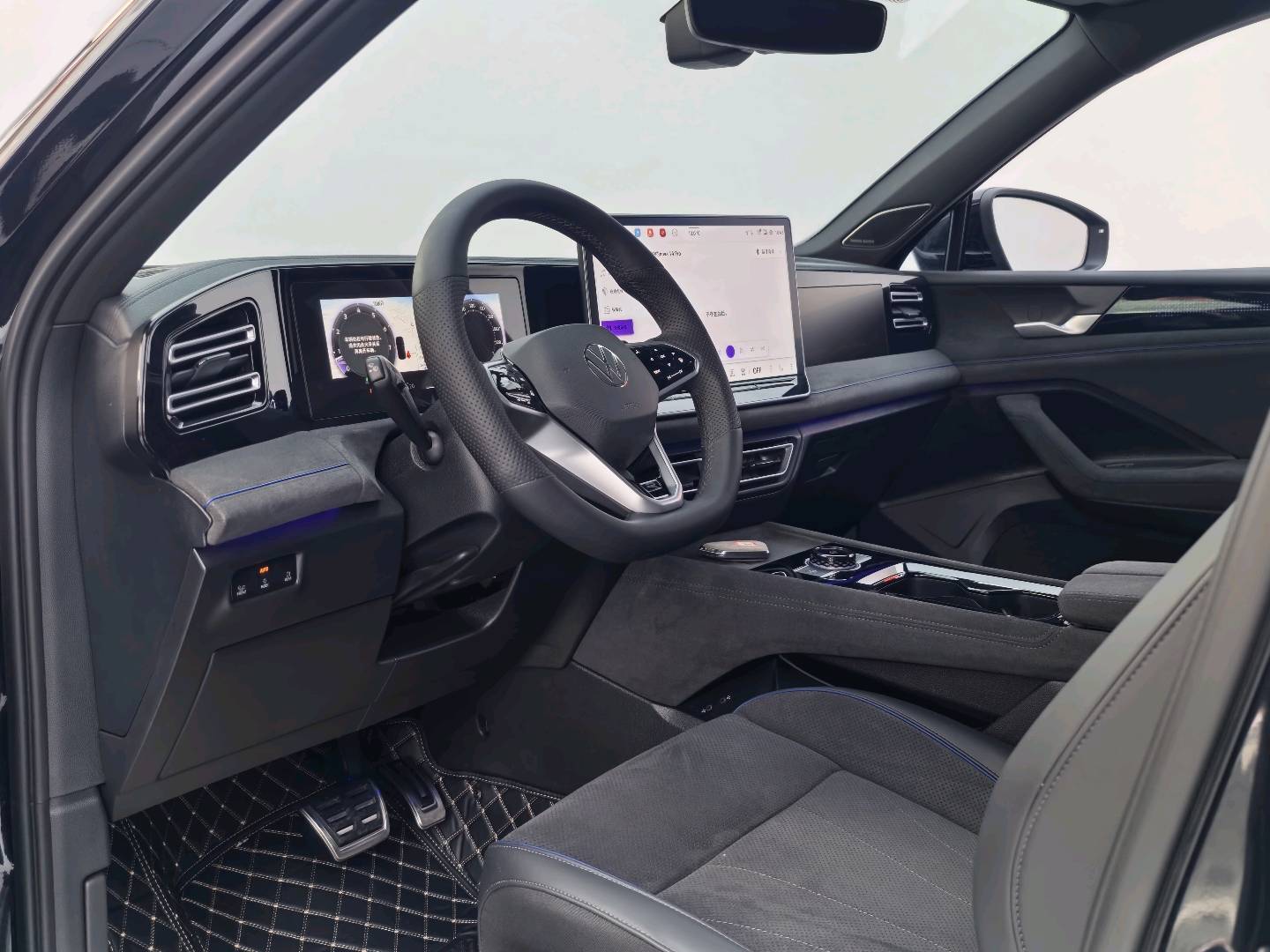 Volkswagen Tiguan L 2024 immagine di auto #17