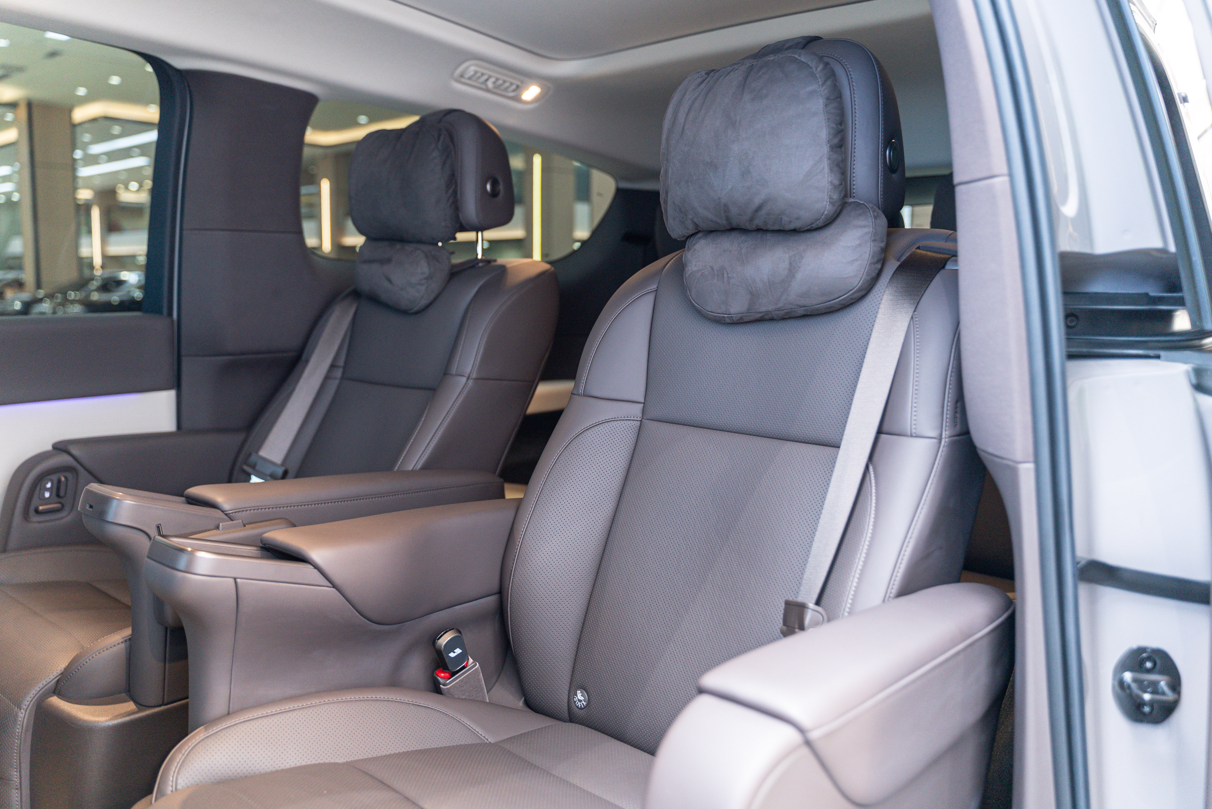 理想汽车 理想MEGA 2024 汽车图片 #17