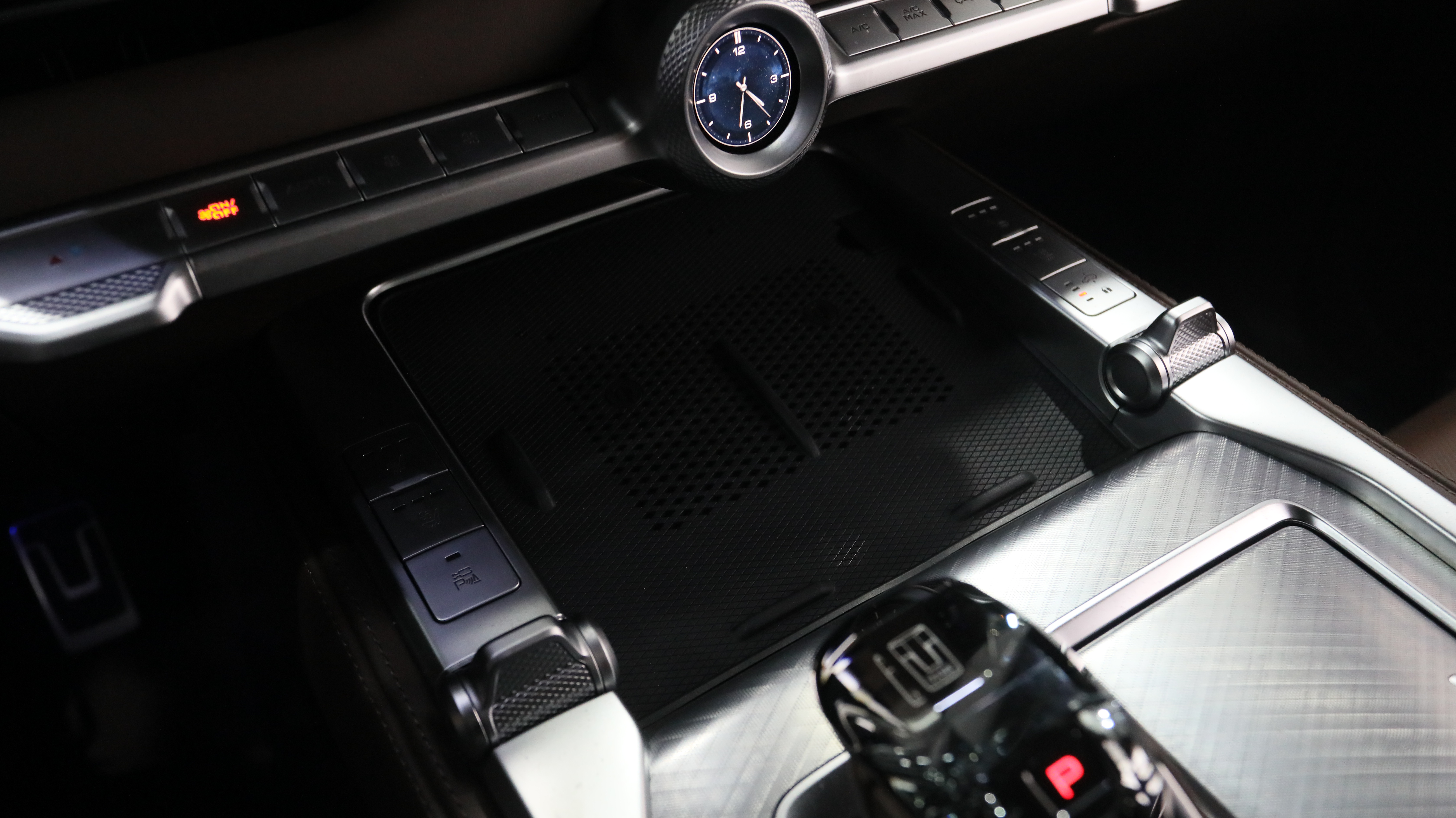 Tank 700 New Energy 2024 immagine di auto #17