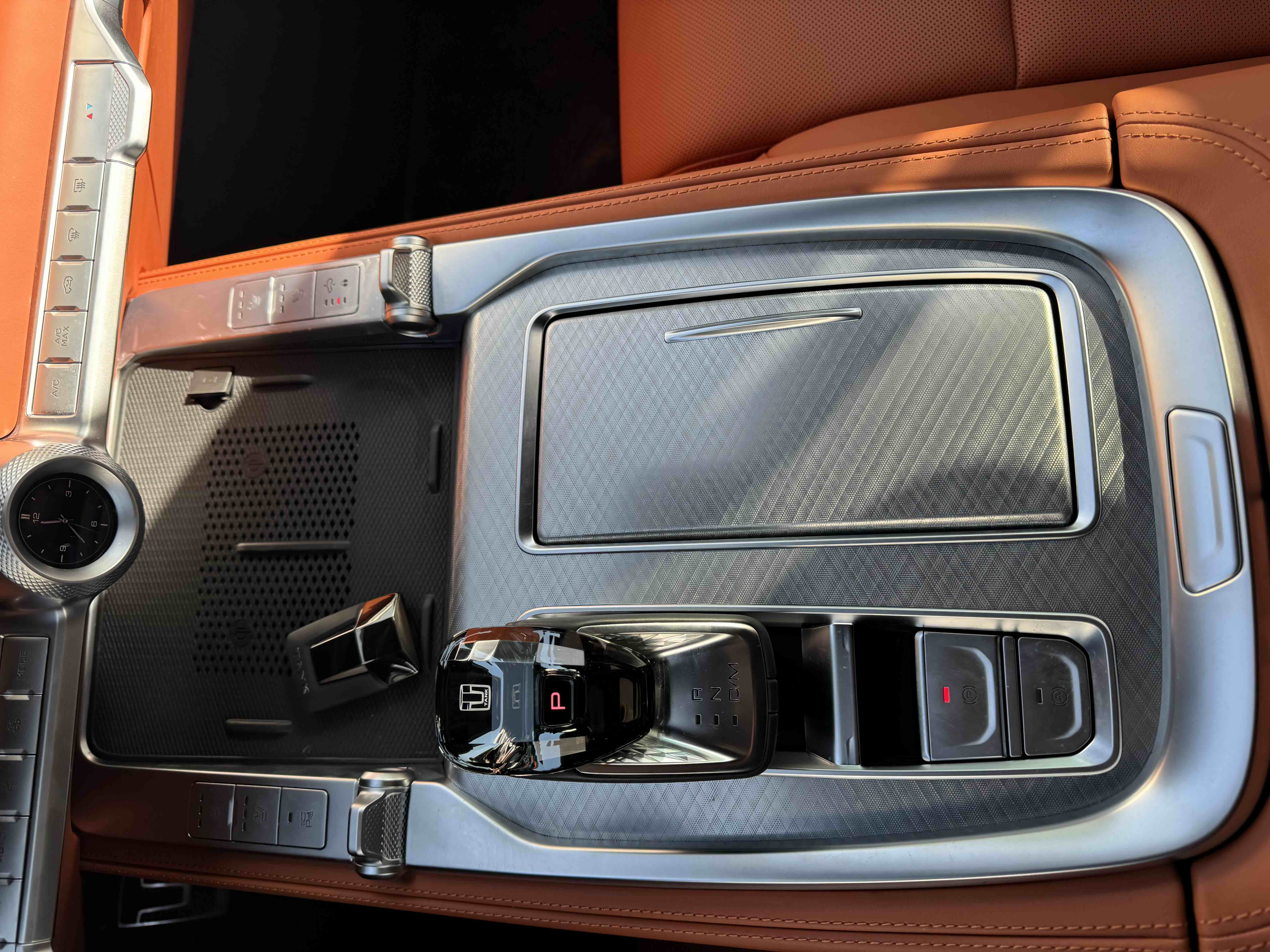 Tank 700 New Energy 2024 صورة سيارة #17