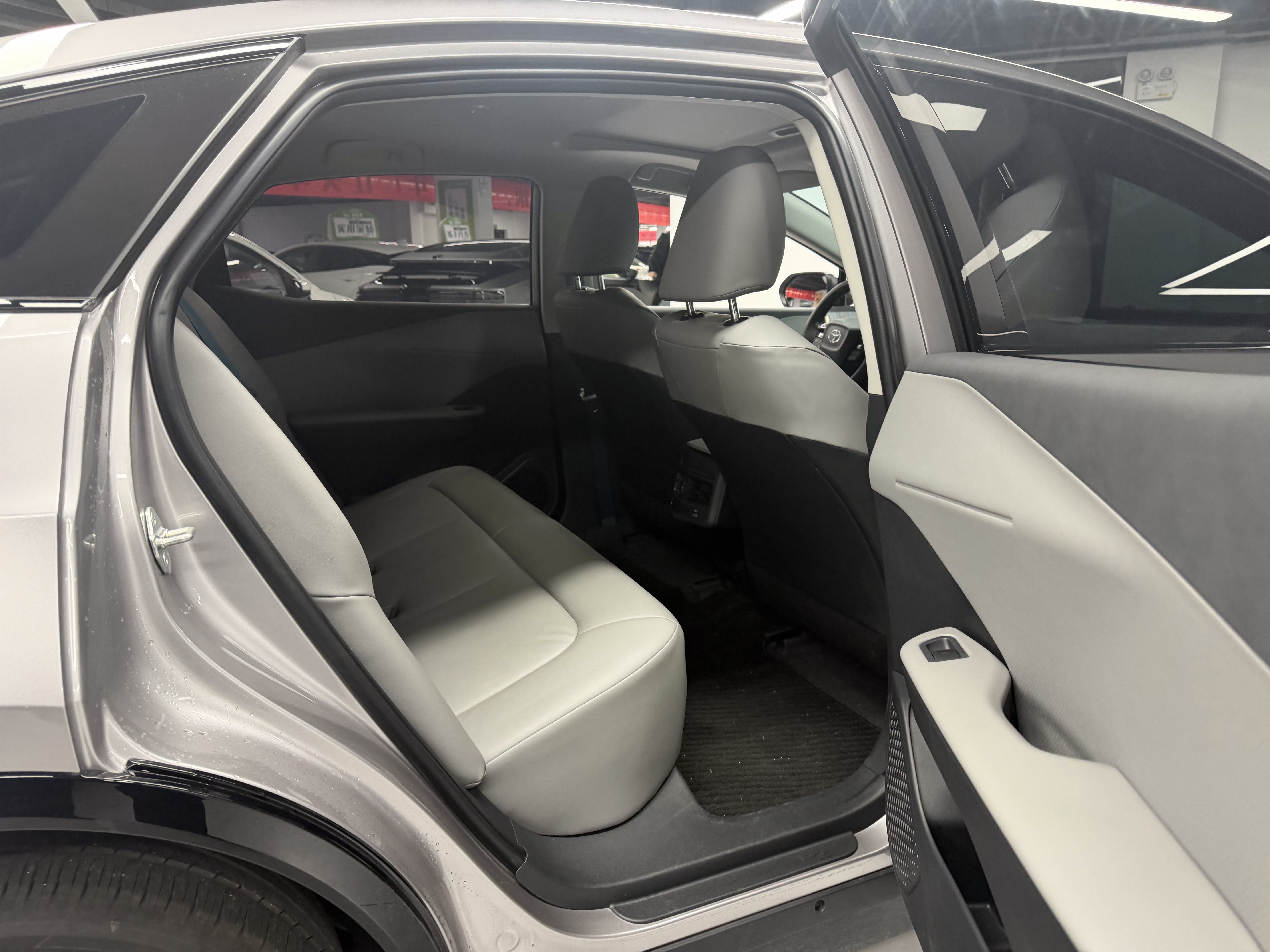 Toyota bZ3 2025 immagine di auto #17