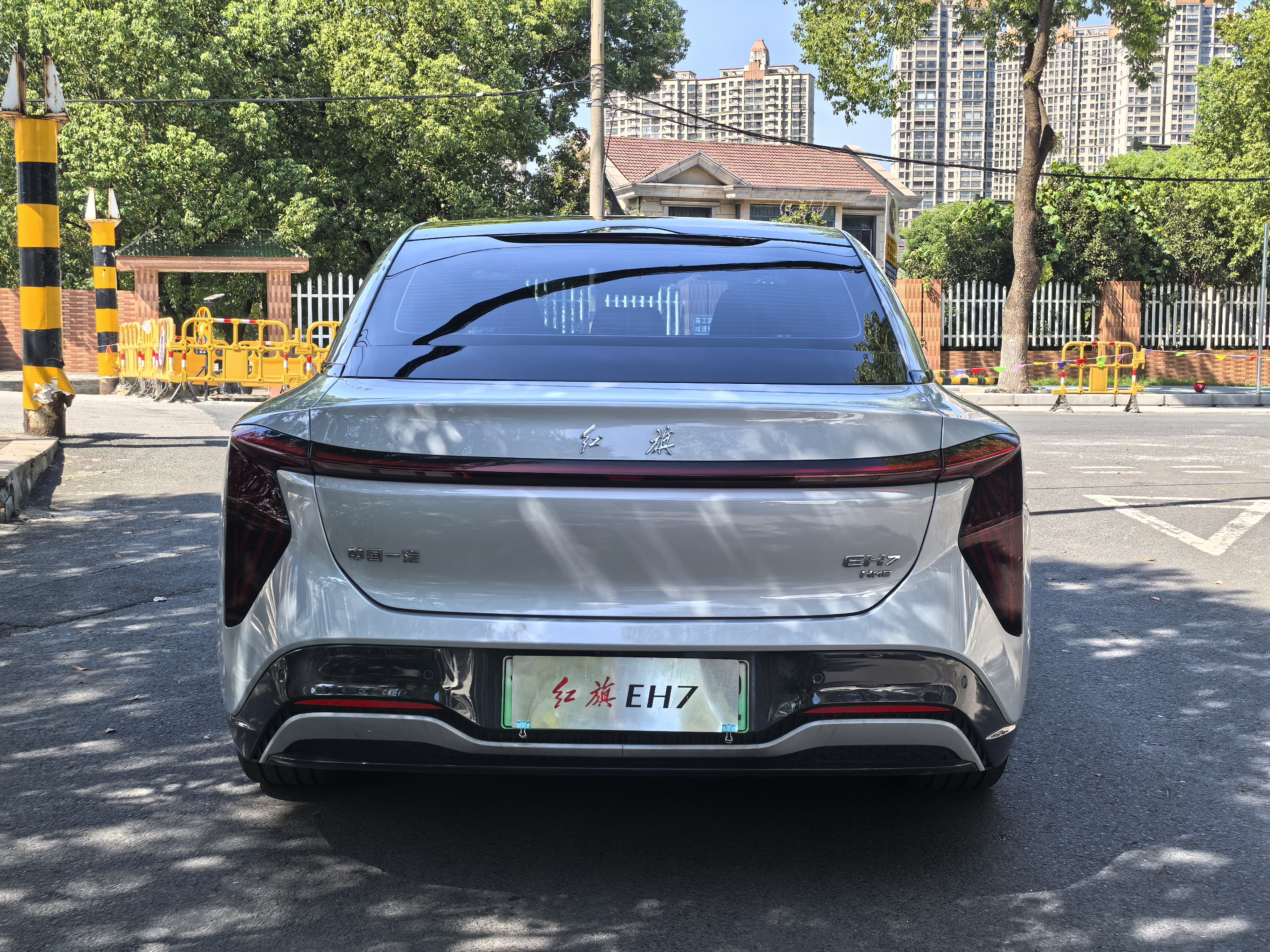 HongQi EH7 2024 #17 HongQi EH7 2024 car image #17