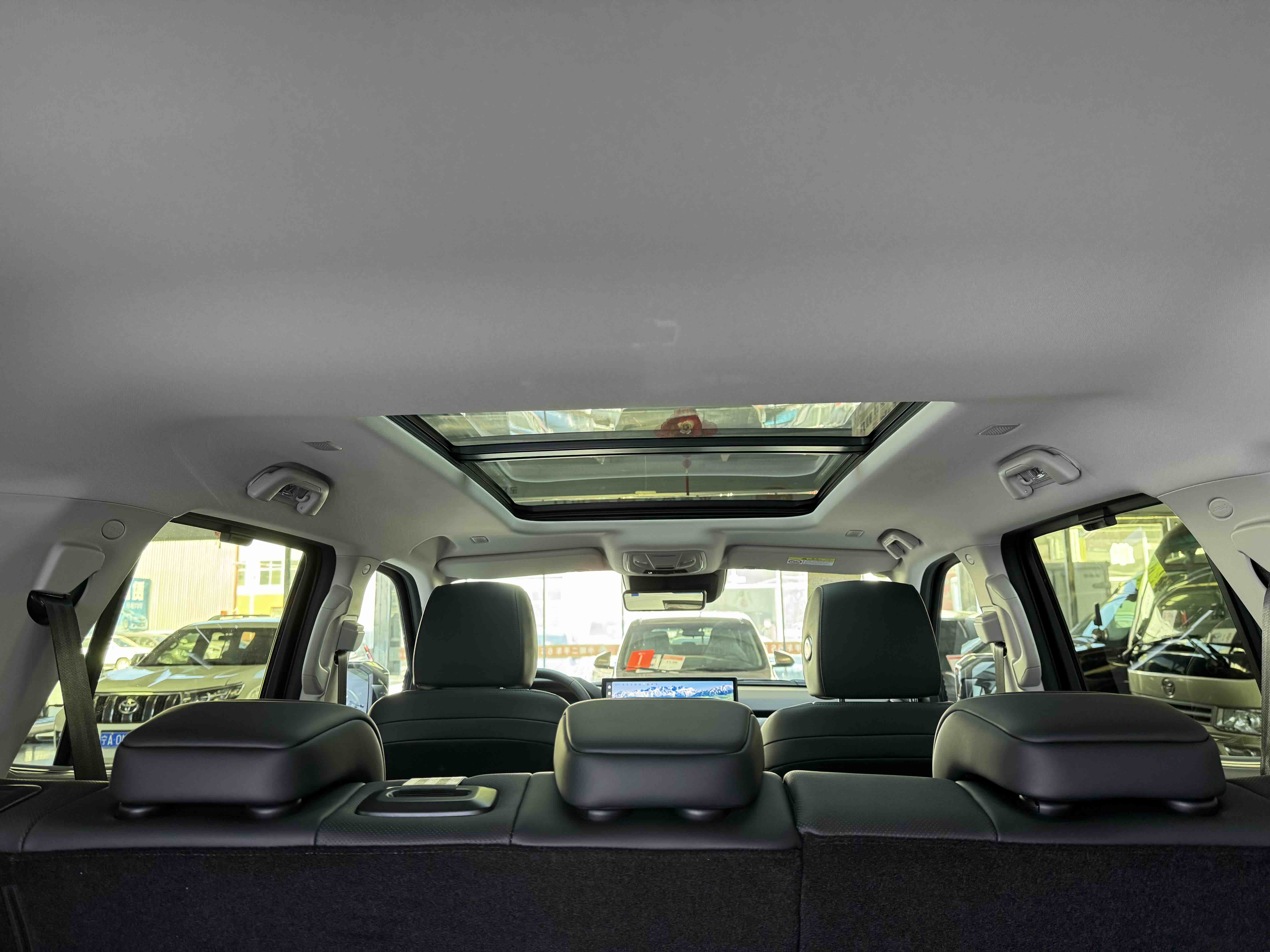 Tank 400 New Energy 2025 car image #17