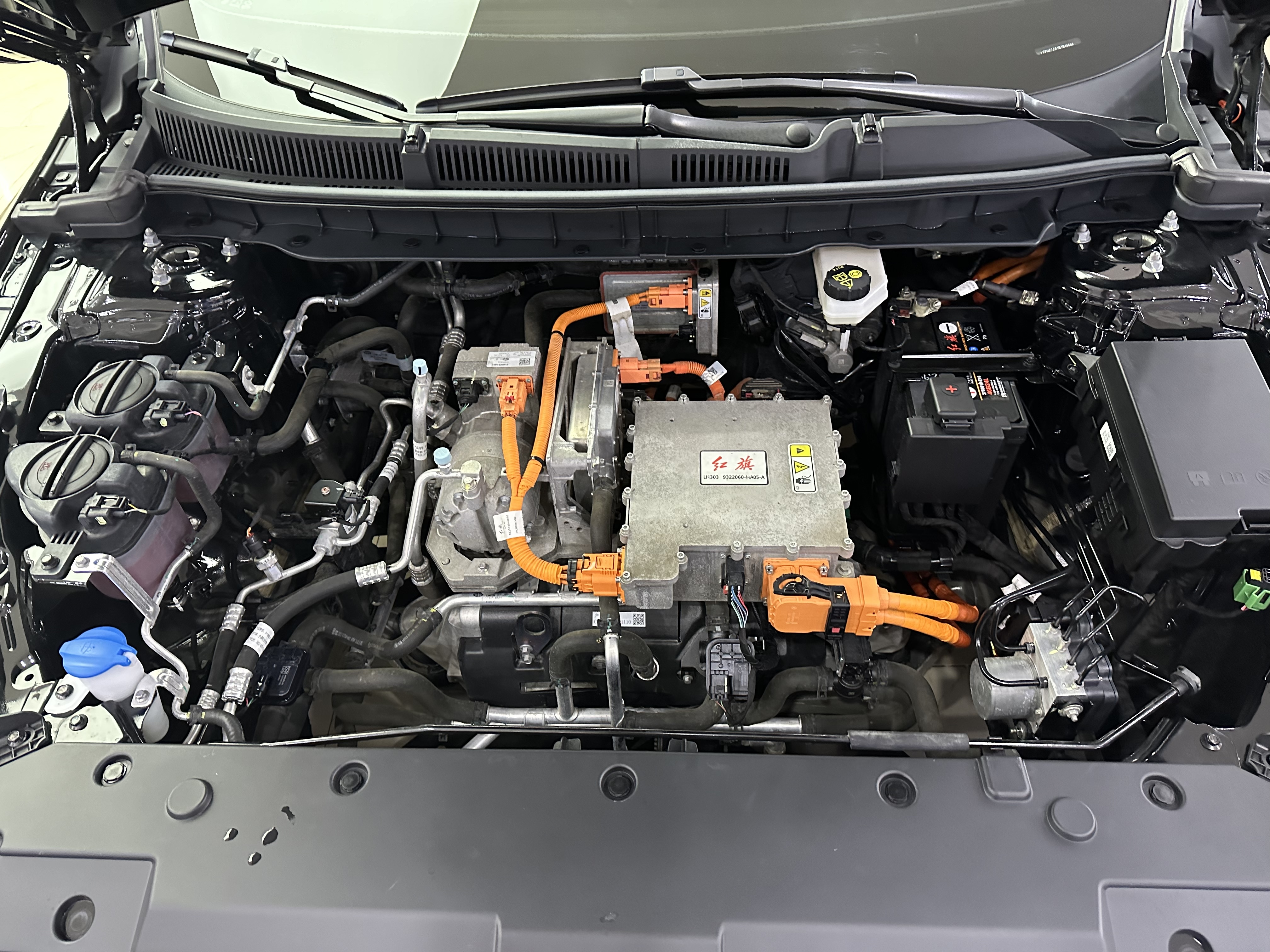 HongQi E-QM5 2024 #17 HongQi E-QM5 2024 car image #17