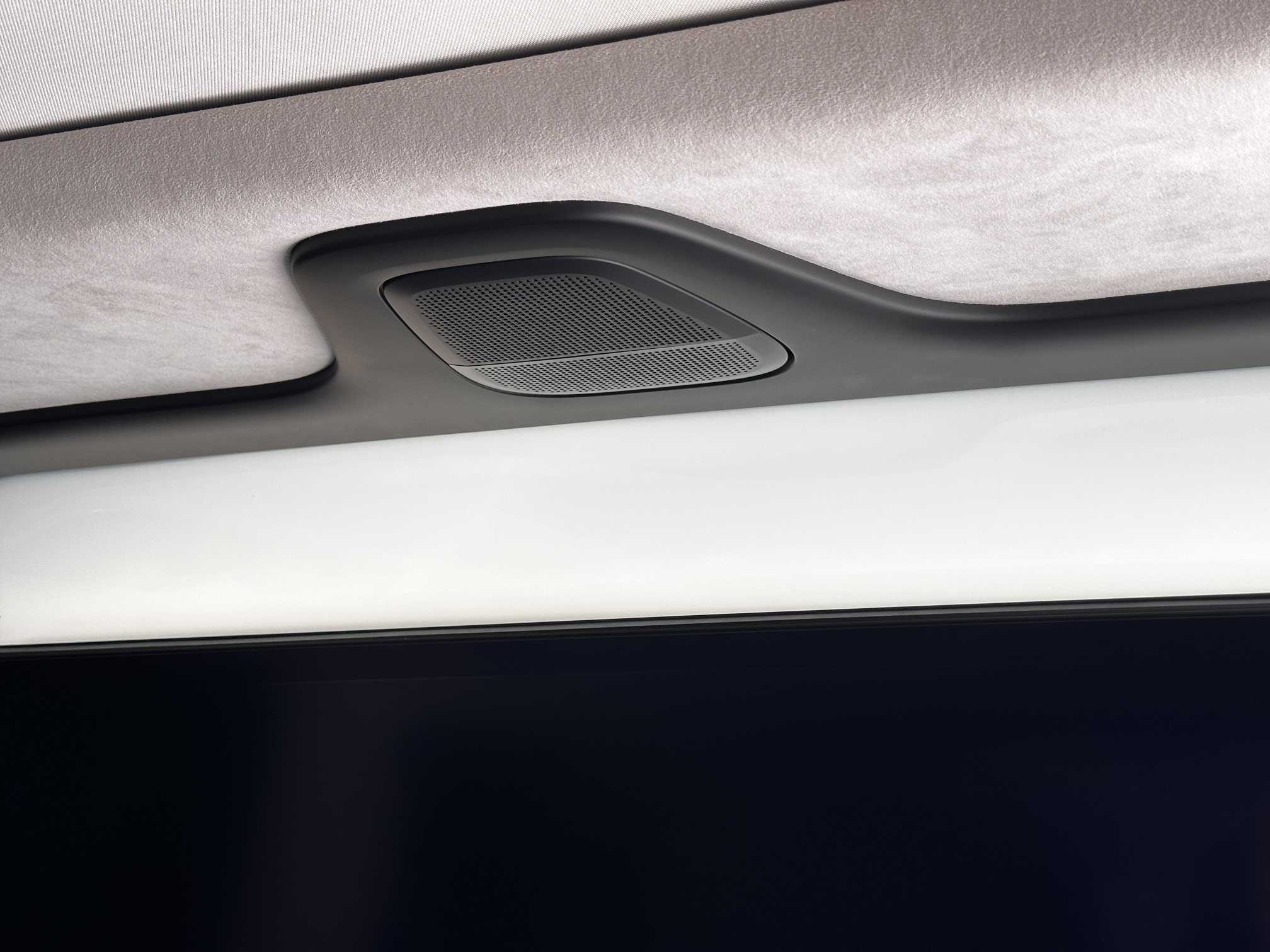 Zeekr 009 2024 imagen de coche #17