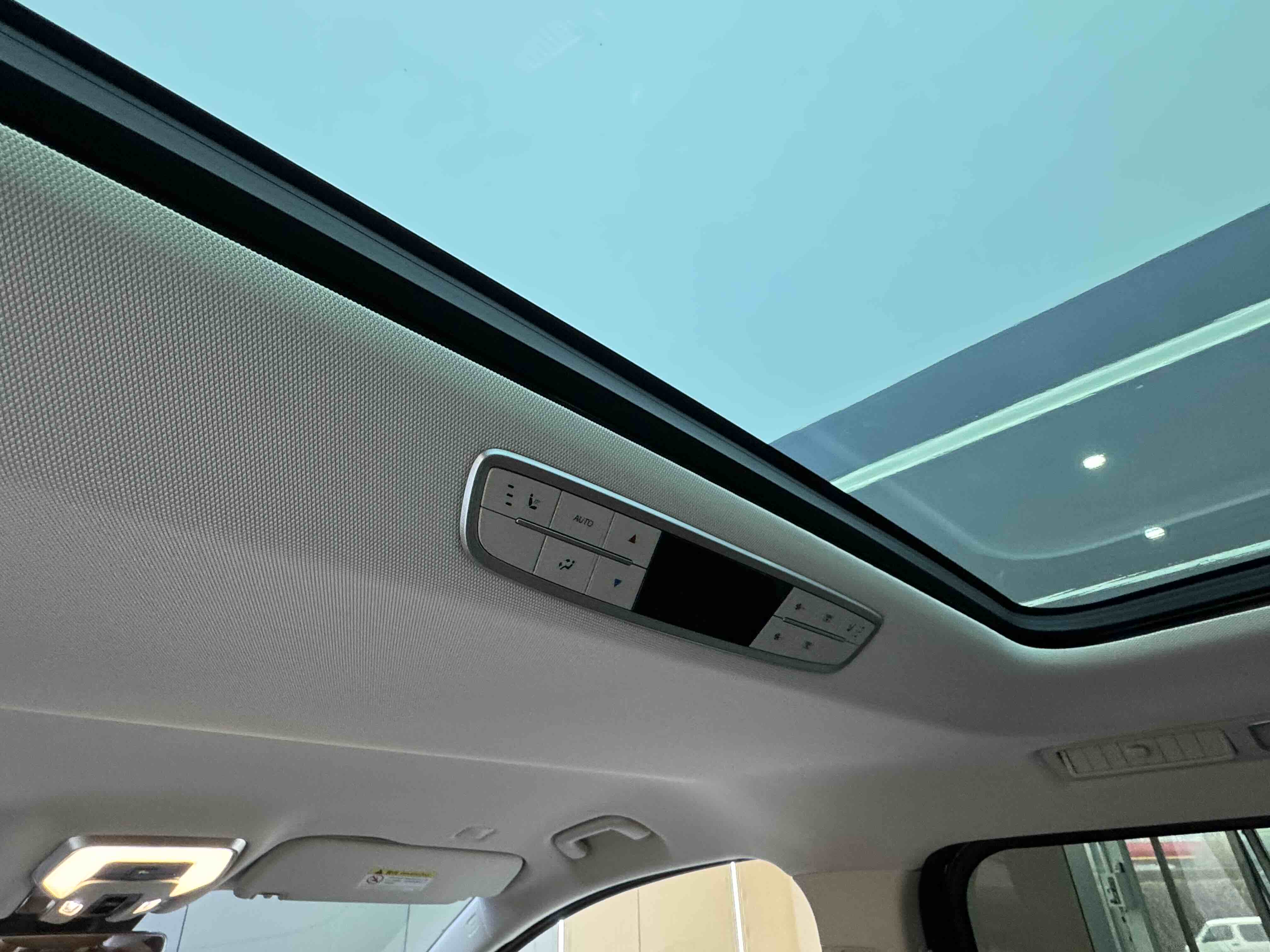 HongQi HQ9 PHEV 2024 #17 HongQi HQ9 PHEV 2024 car image #17