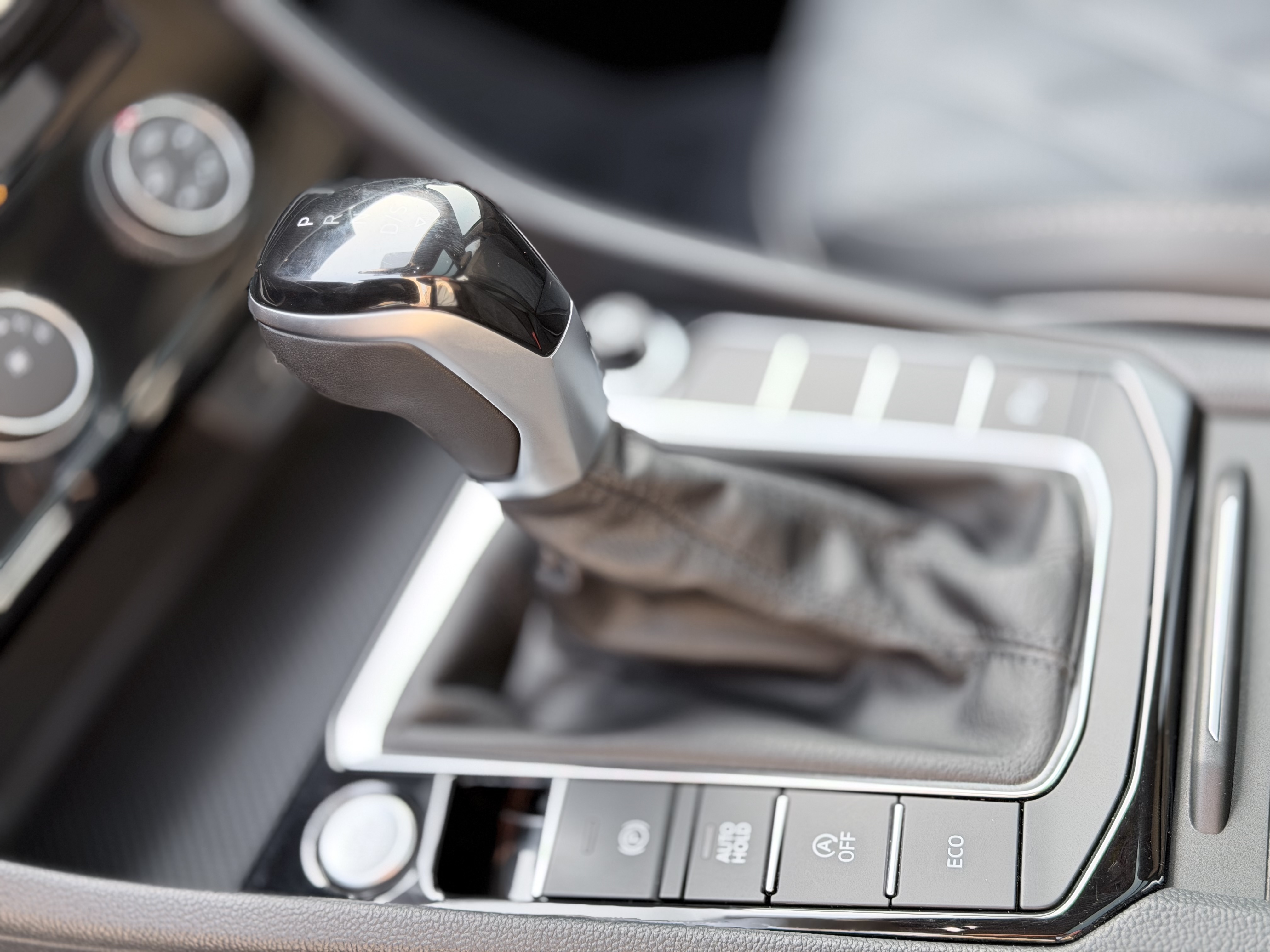 Volkswagen Sagitar 2024 car image #17