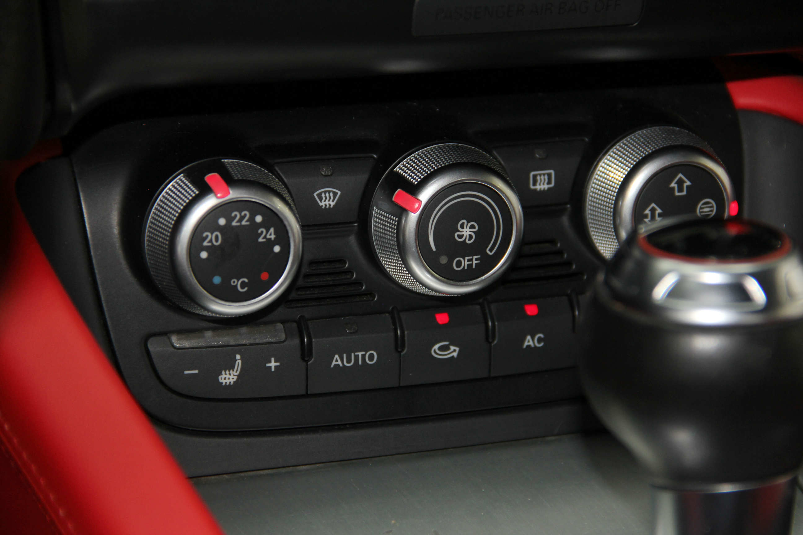 Audi TTS 2011 #17 Audi TTS 2011 car image #17