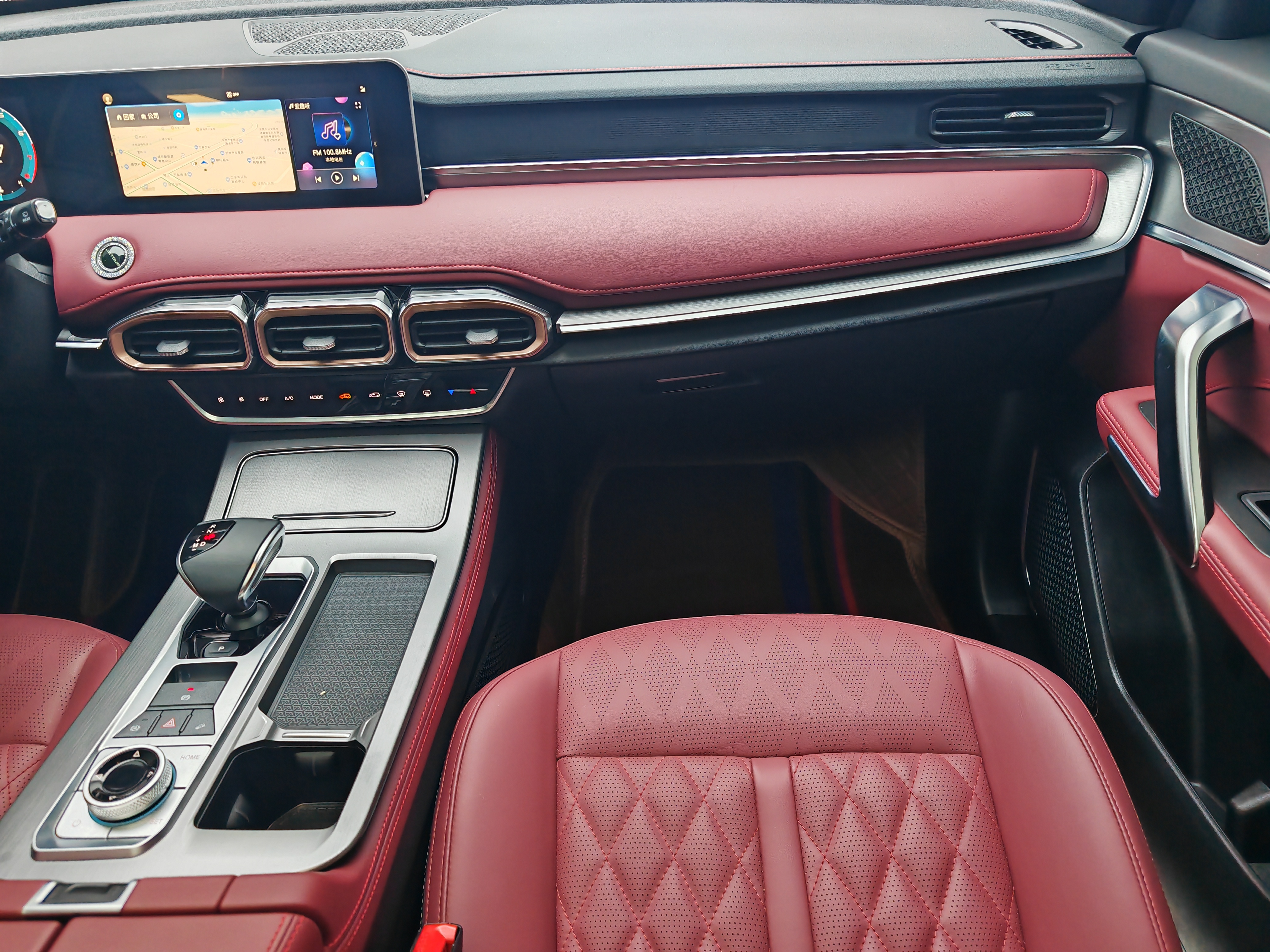 Jetour X70 PLUS 2024 car image #17