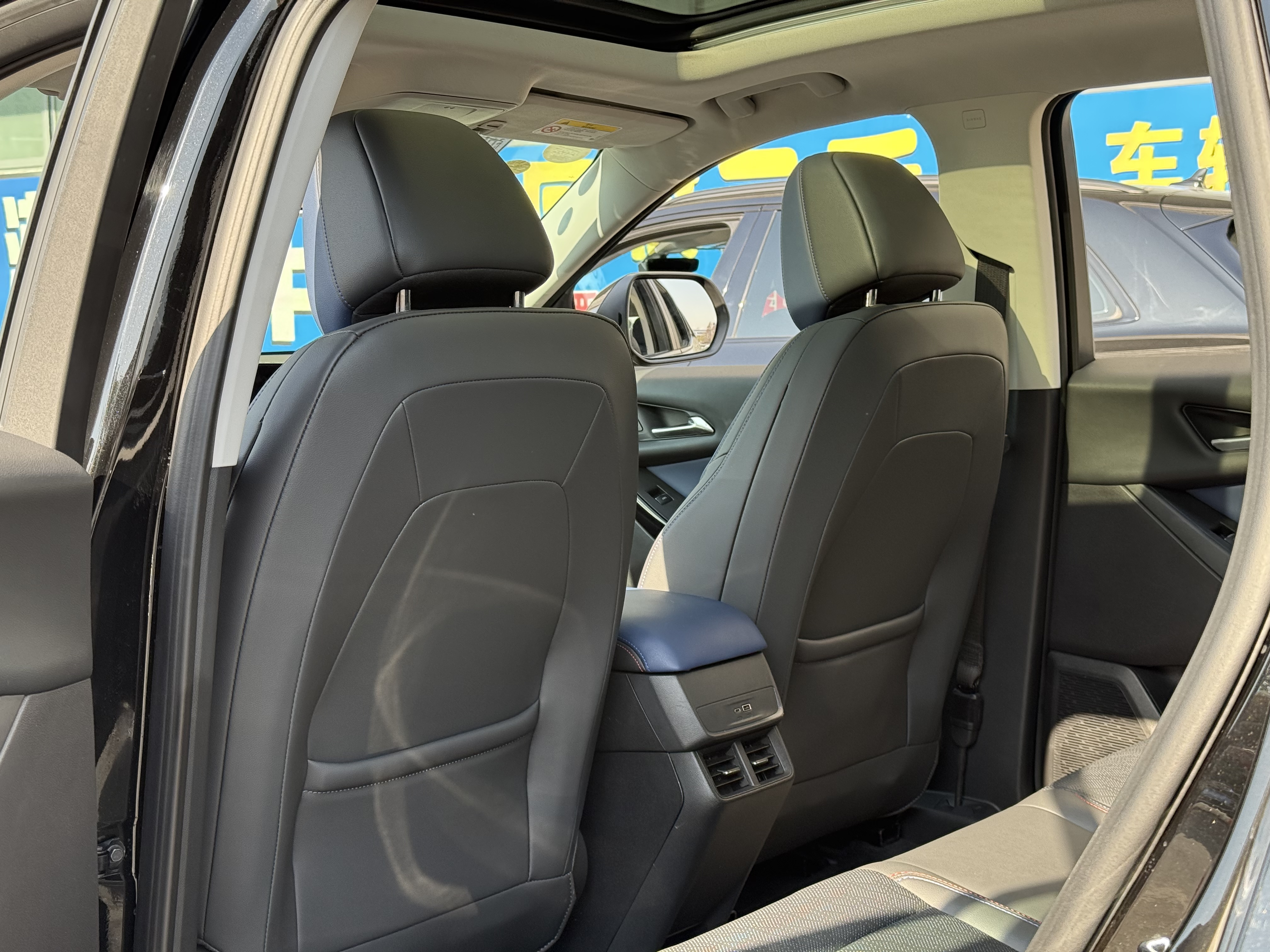 Chevrolet Equinox Plus 2025 car image #17