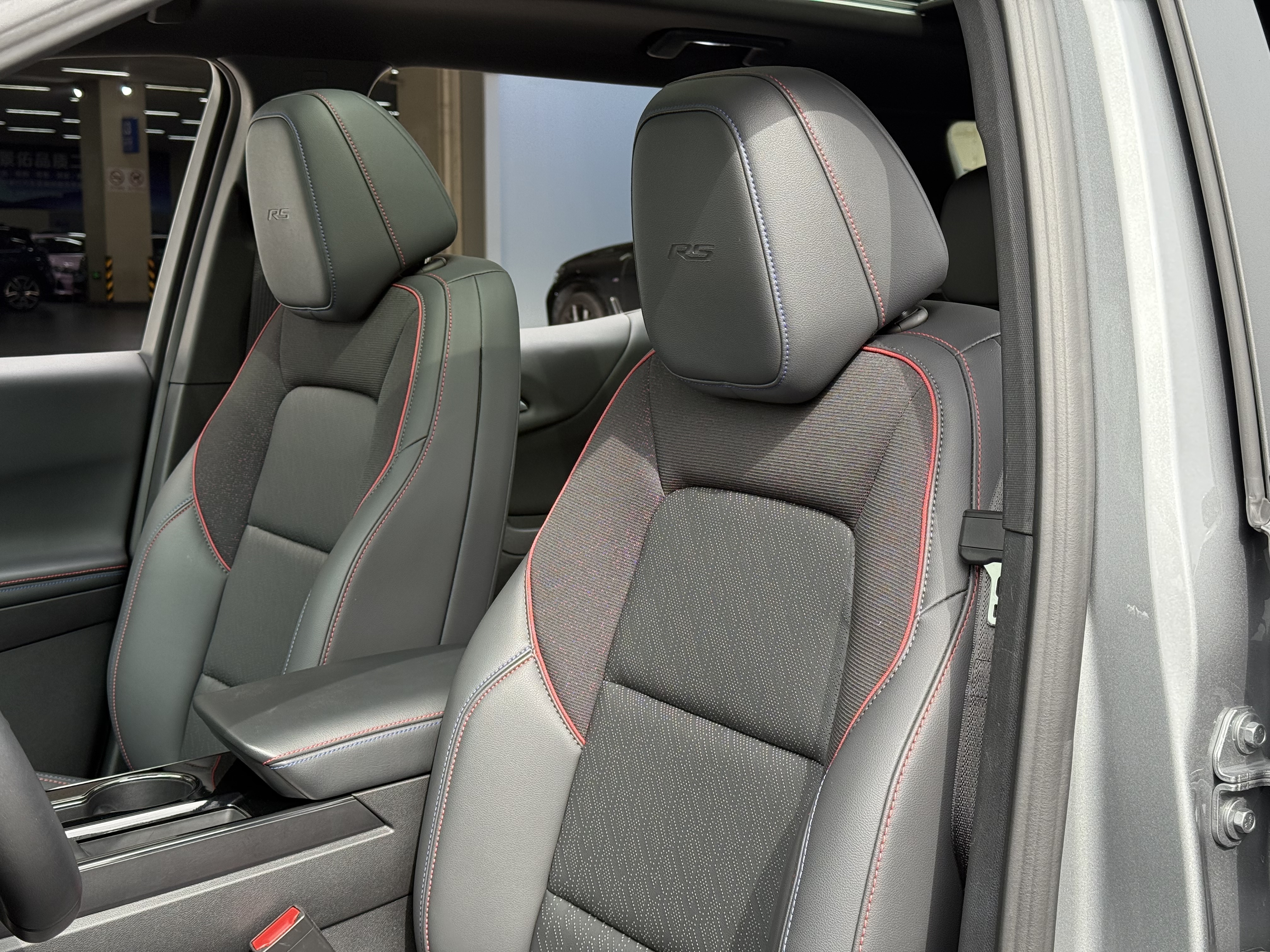 Chevrolet Equinox Plus 2026 car image #17