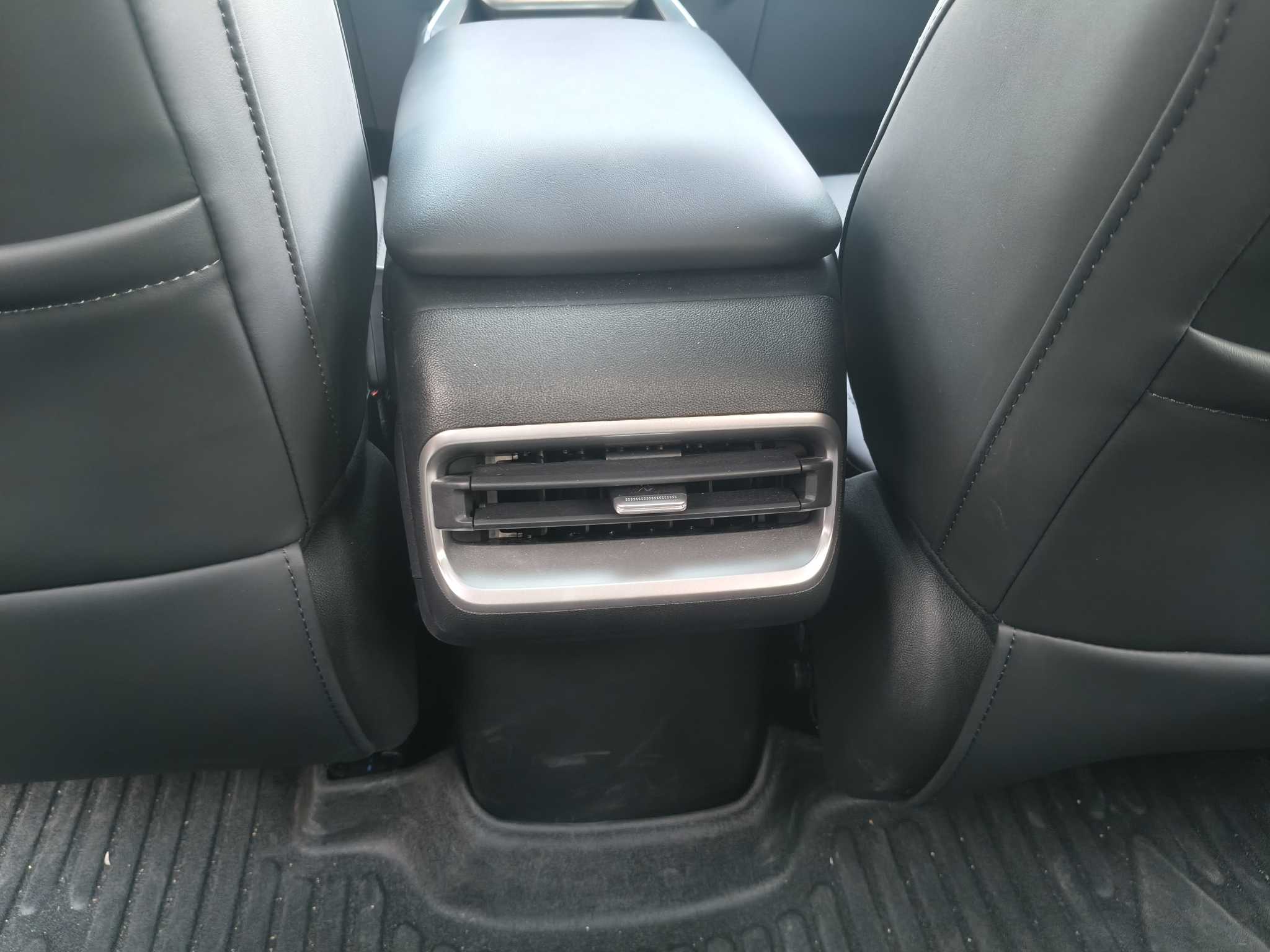 Deepal G318 2025 car image #17