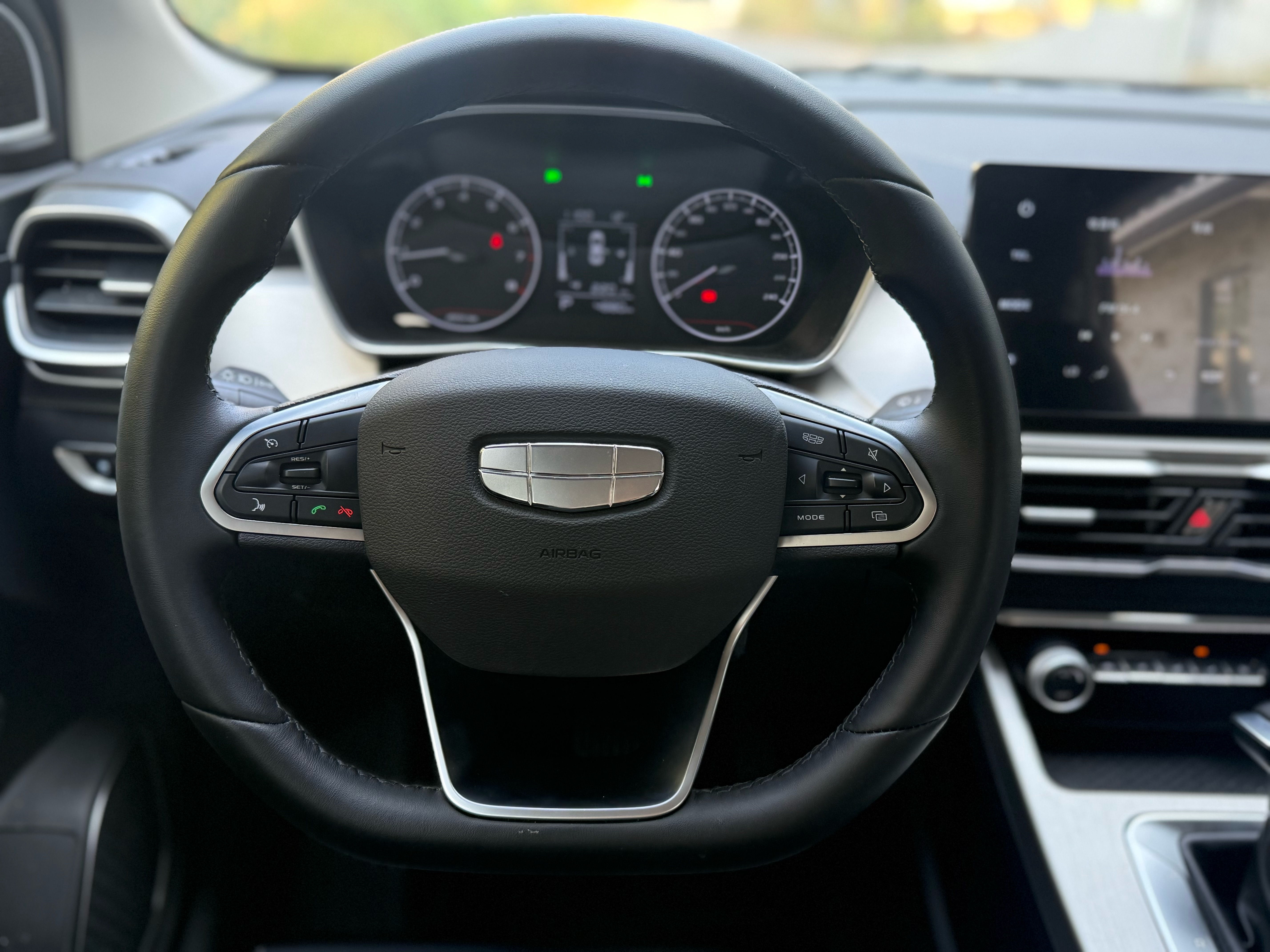GEELY Coolray 2025 #17 GEELY Coolray 2025 car image #17