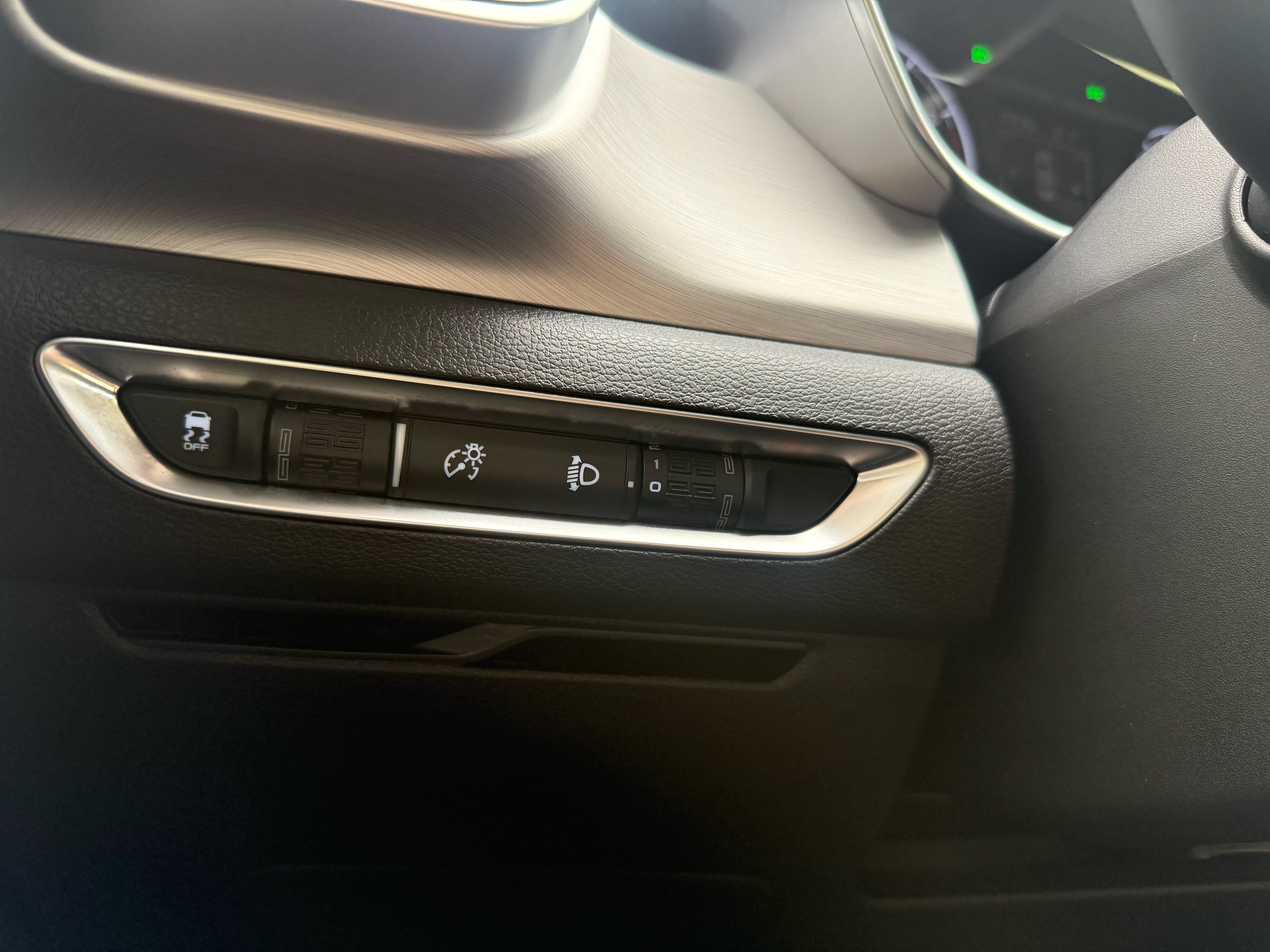 GEELY Coolray 2025 #17 GEELY Coolray 2025 car image #17