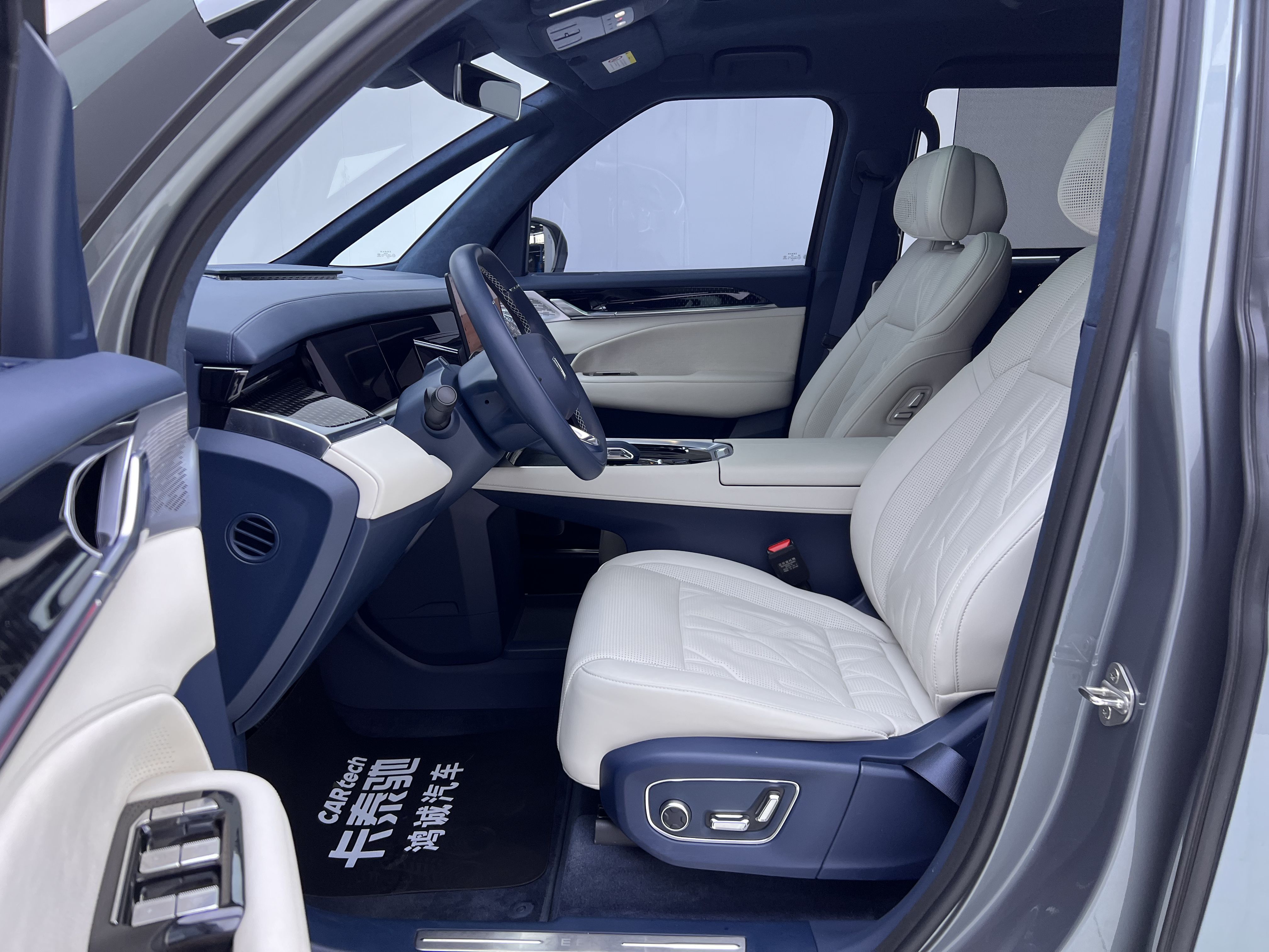 极氪 极氪009 2025 汽车图片 #17