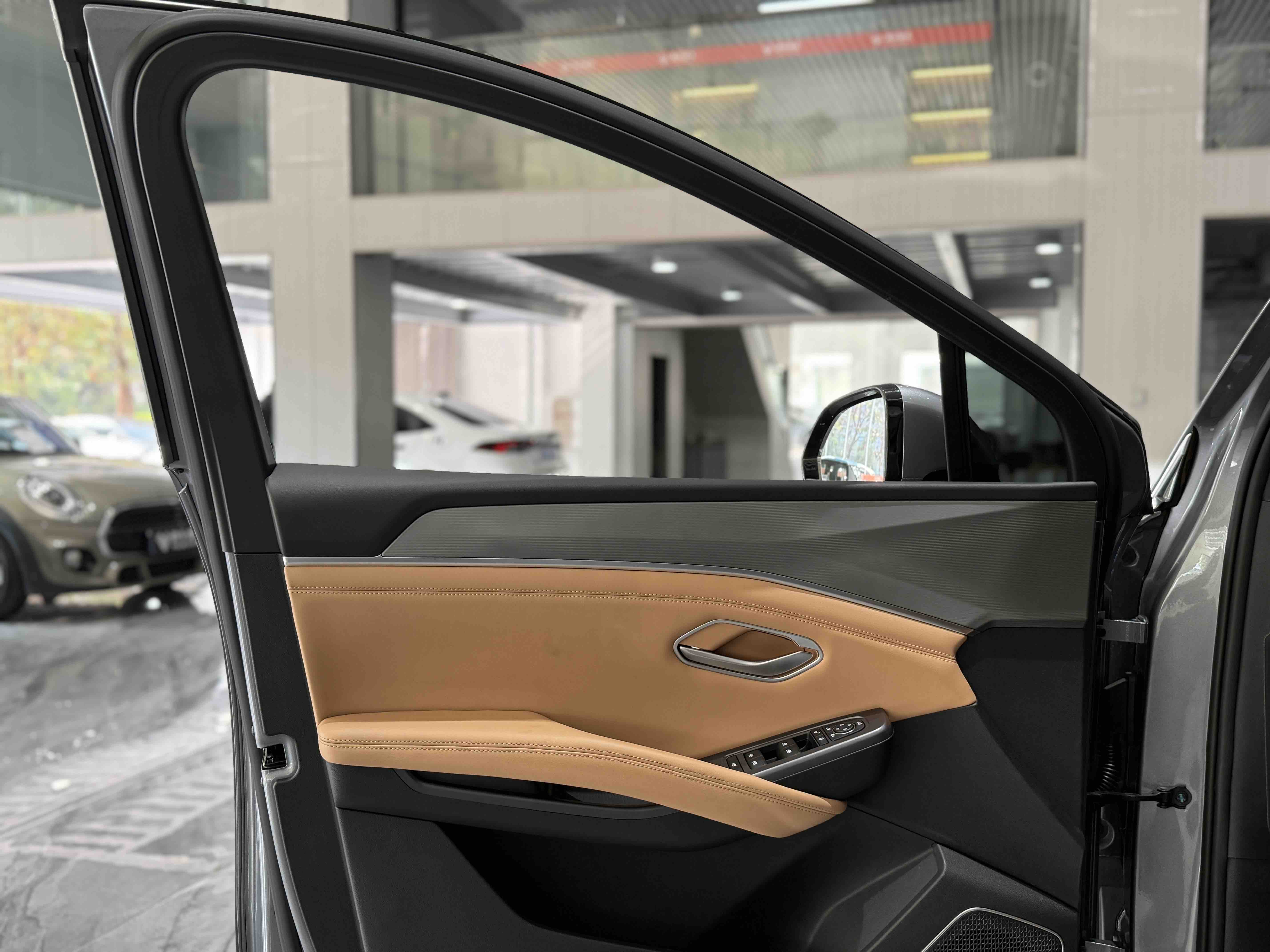 BYD SongL DM-i 2024 car image #17