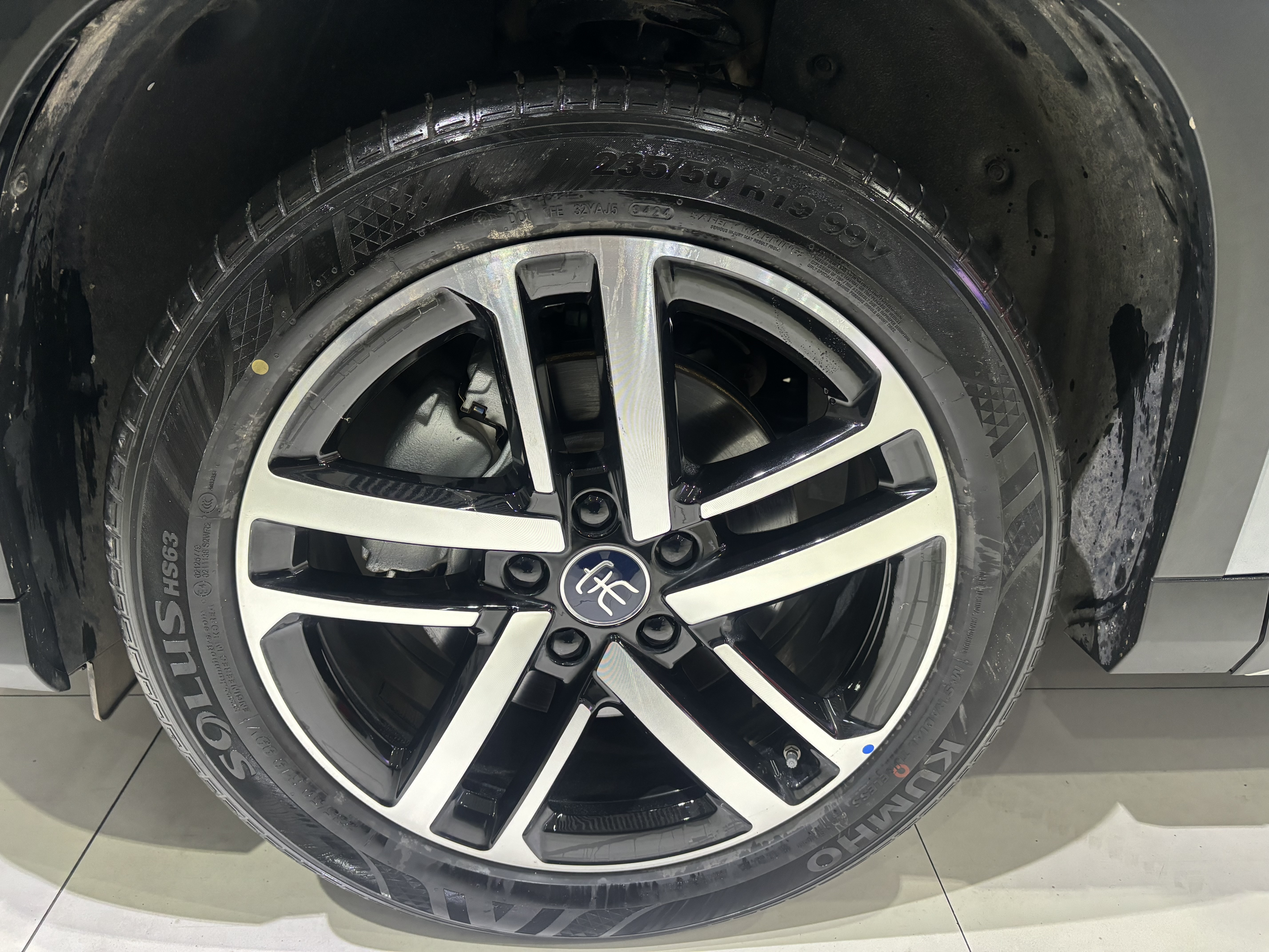 BYD SongL DM-i 2025 #17 BYD SongL DM-i 2025 car image #17