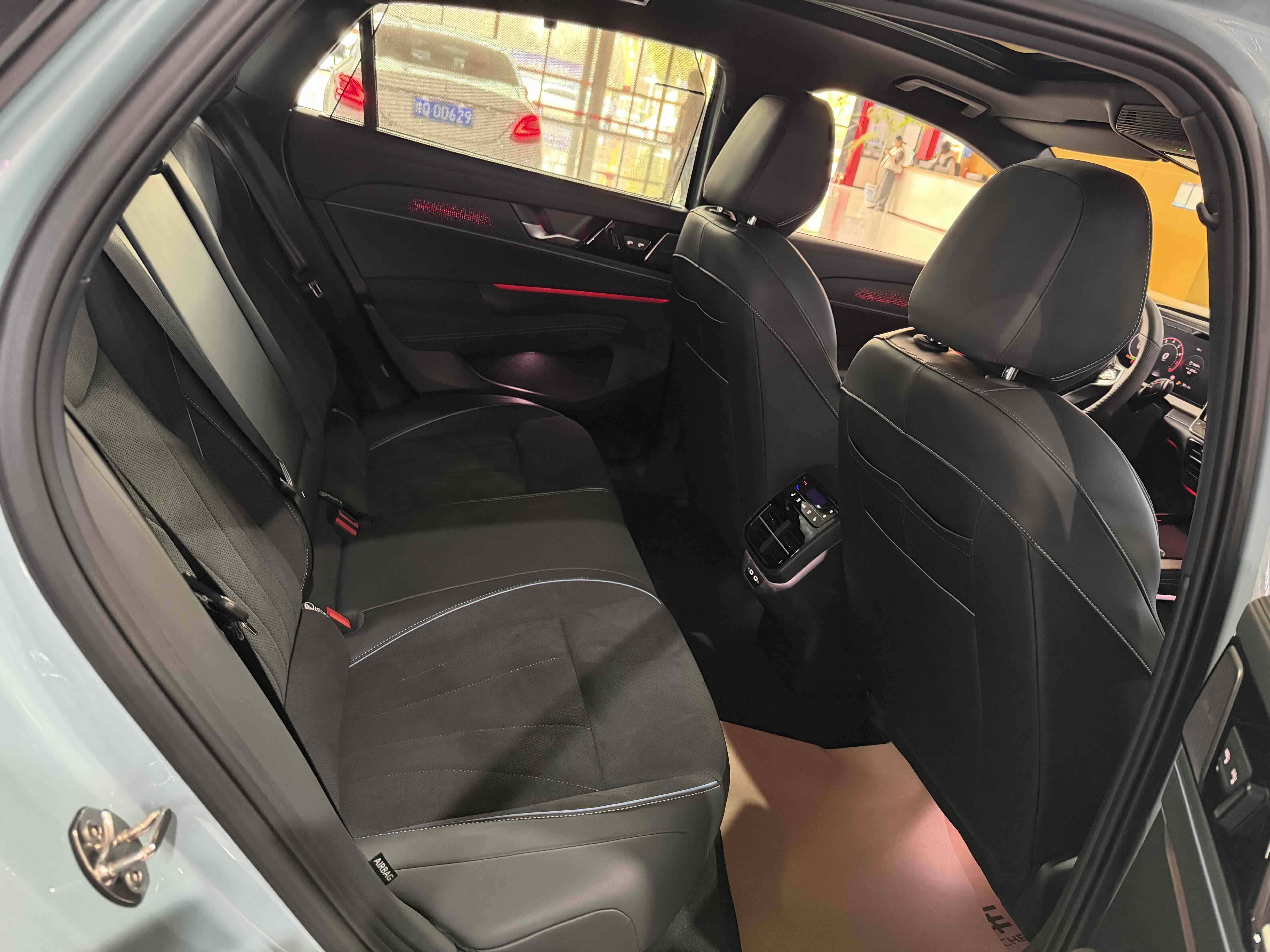 Volkswagen Passat 2024 car image #17