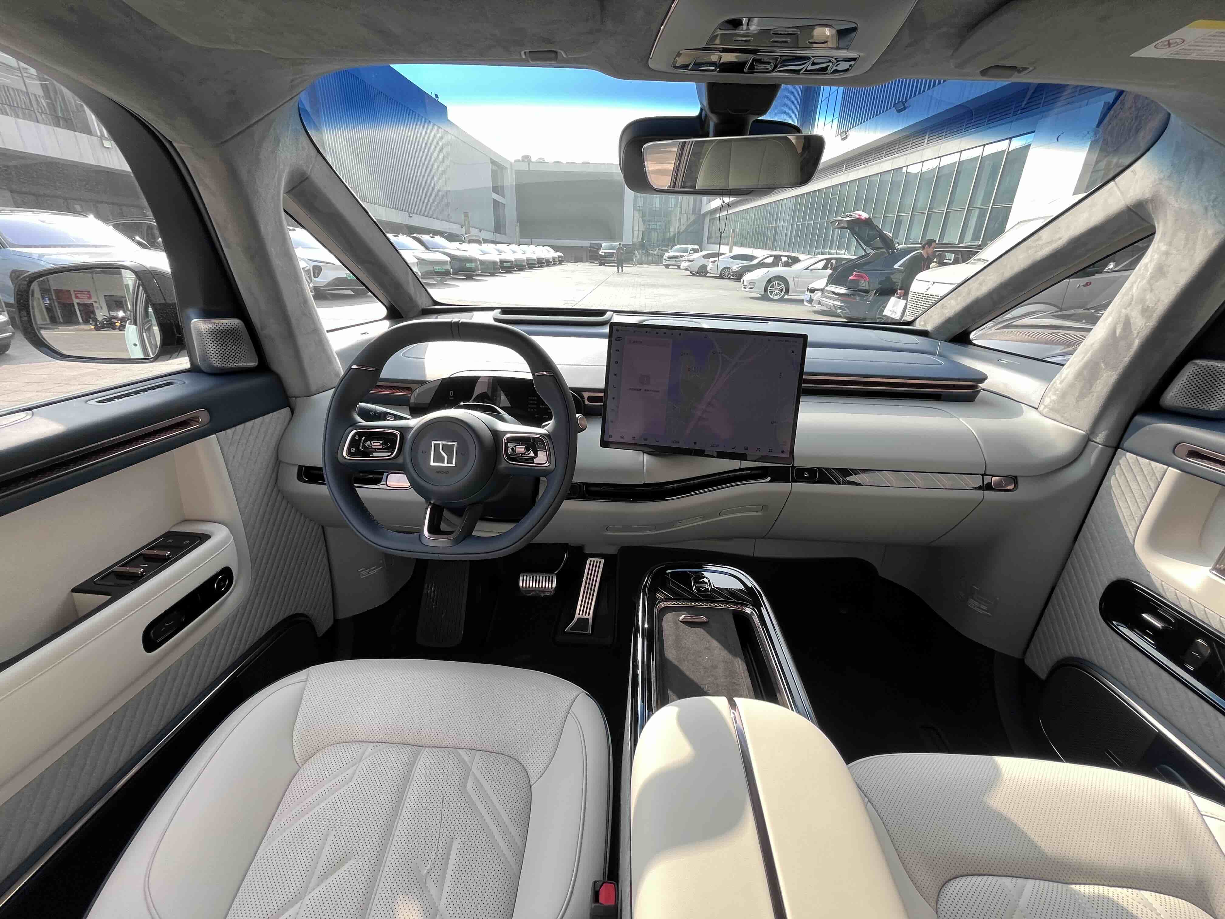 极氪 极氪MIX 2024 汽车图片 #17