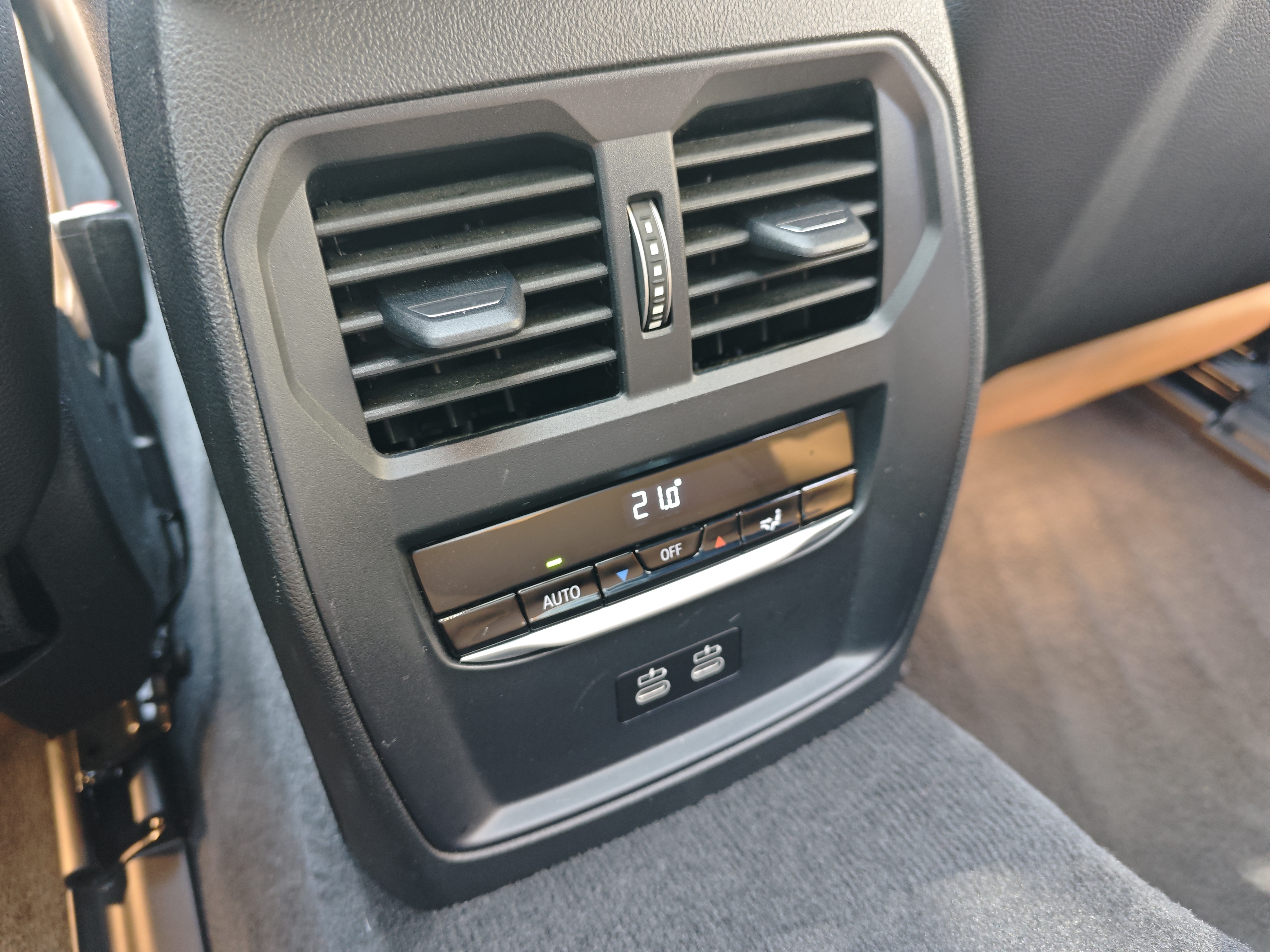 BMW i4 M50 2024 #17 BMW i4 M50 2024 car image #17