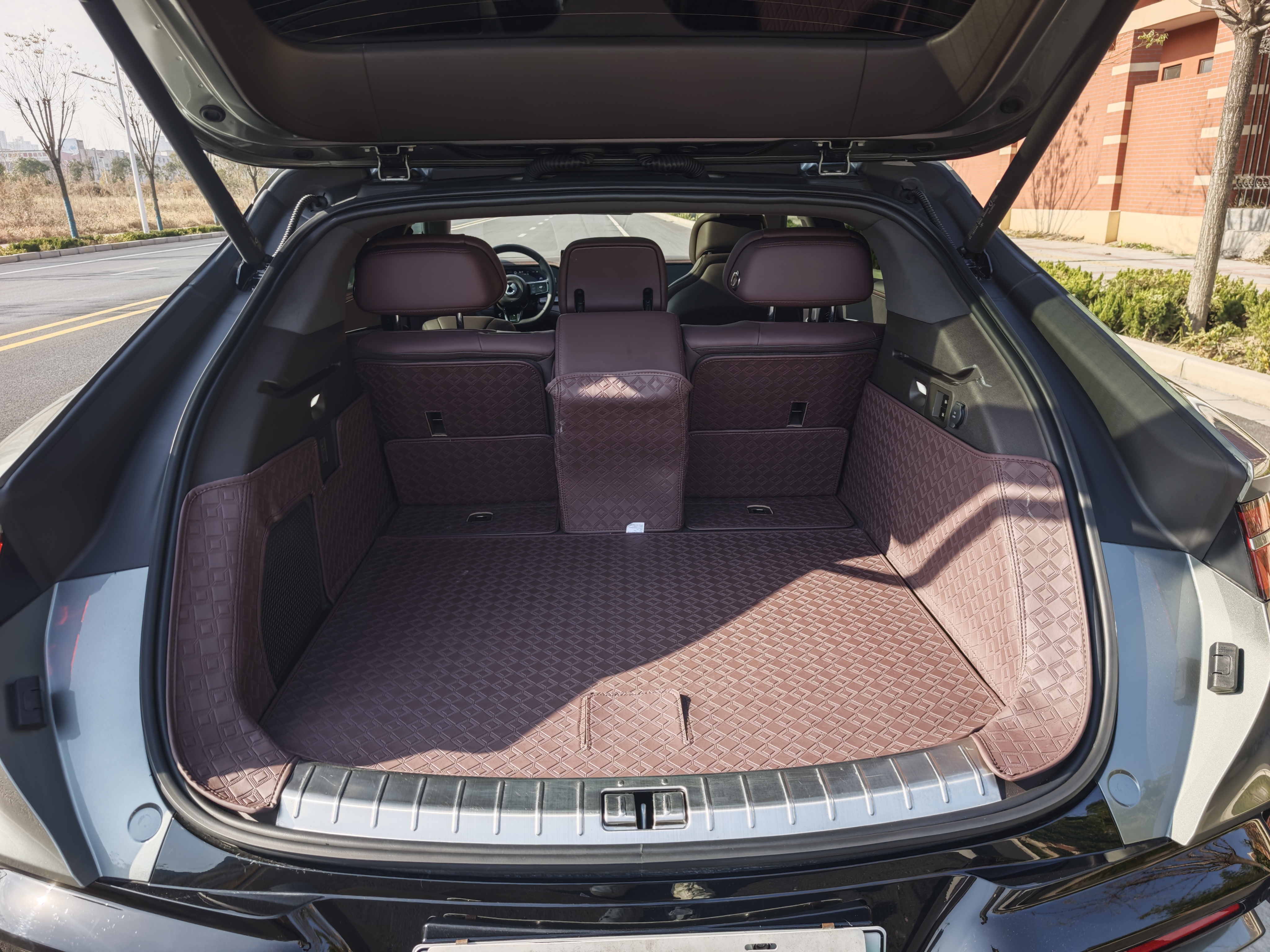 Denza Z9GT 2024 #17 Denza Z9GT 2024 car image #17