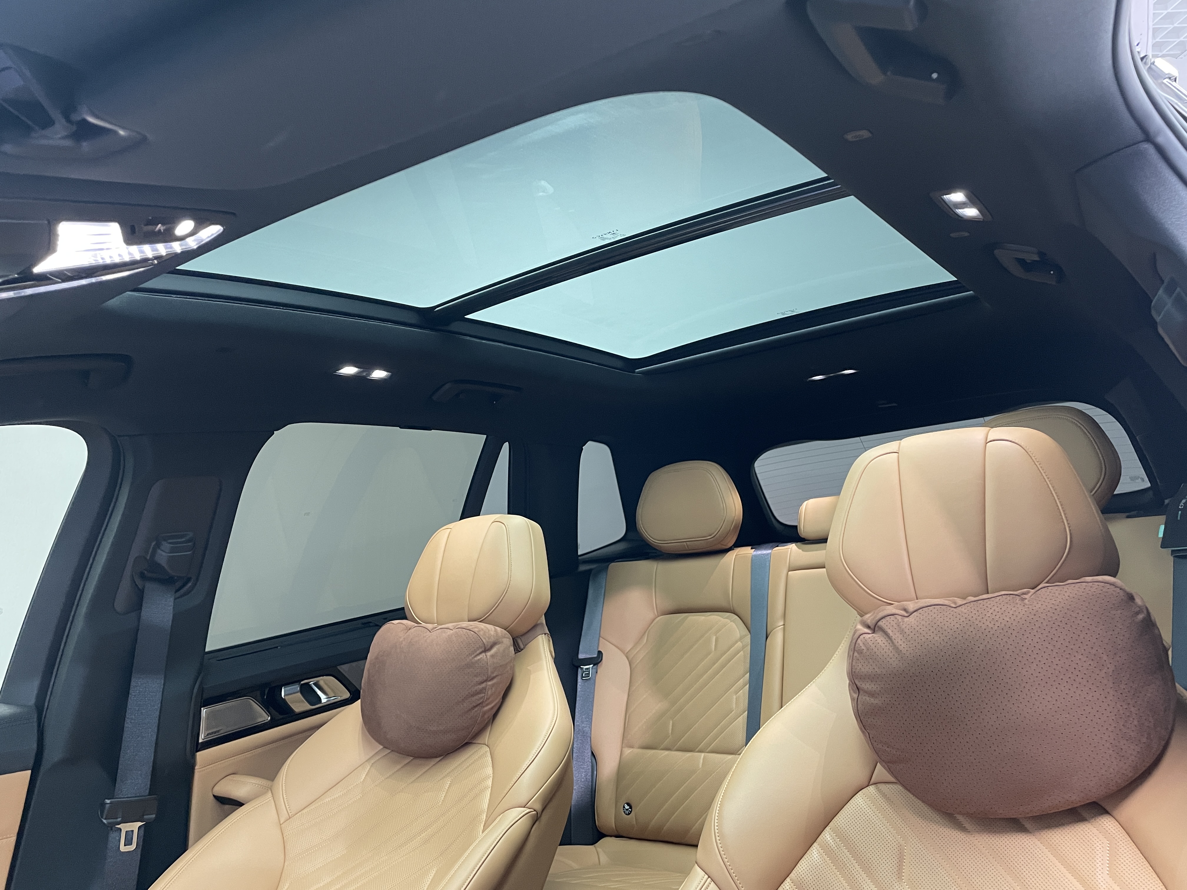 Lynk & Co 09 2025 car image #17