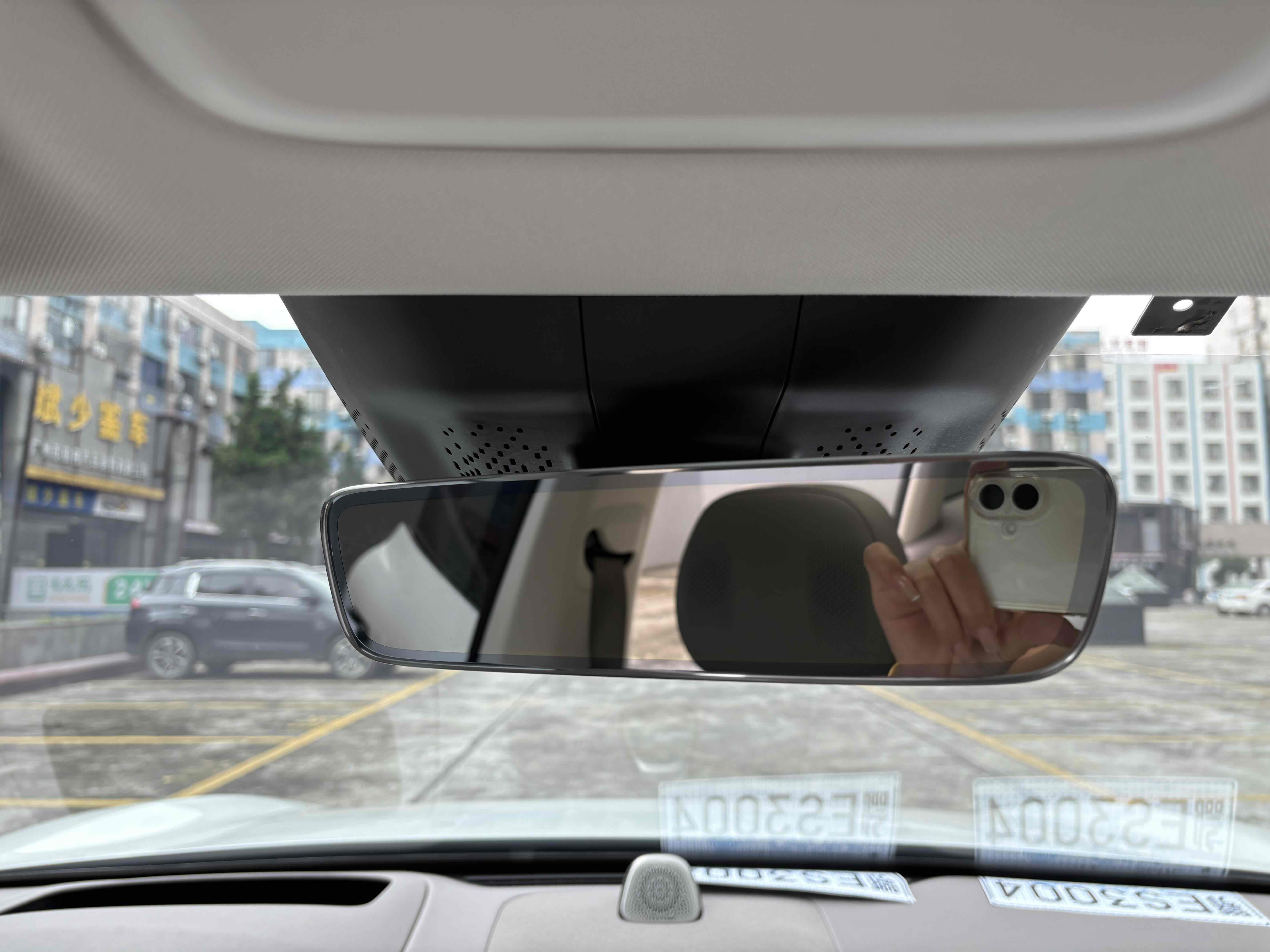 Zeekr 7X 2024 car image #17