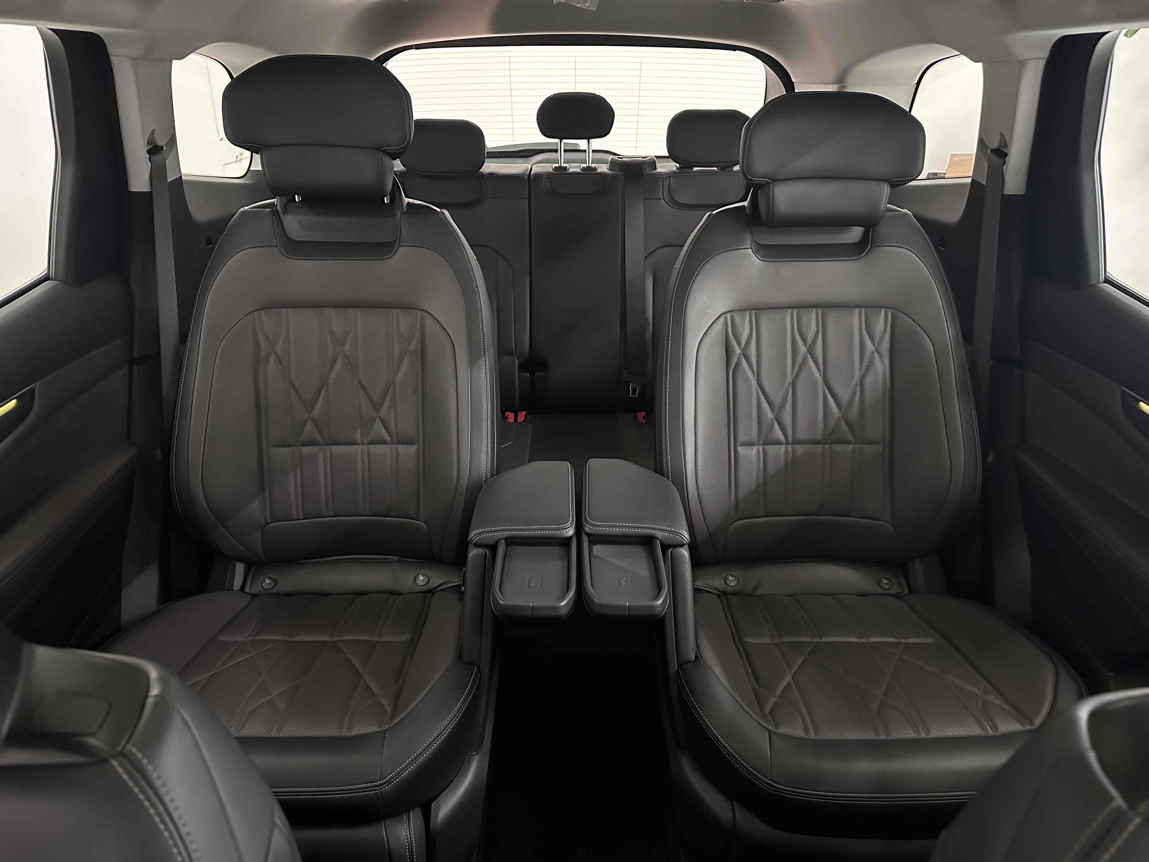 Ford Edge 2024 #17 Ford Edge 2024 car image #17