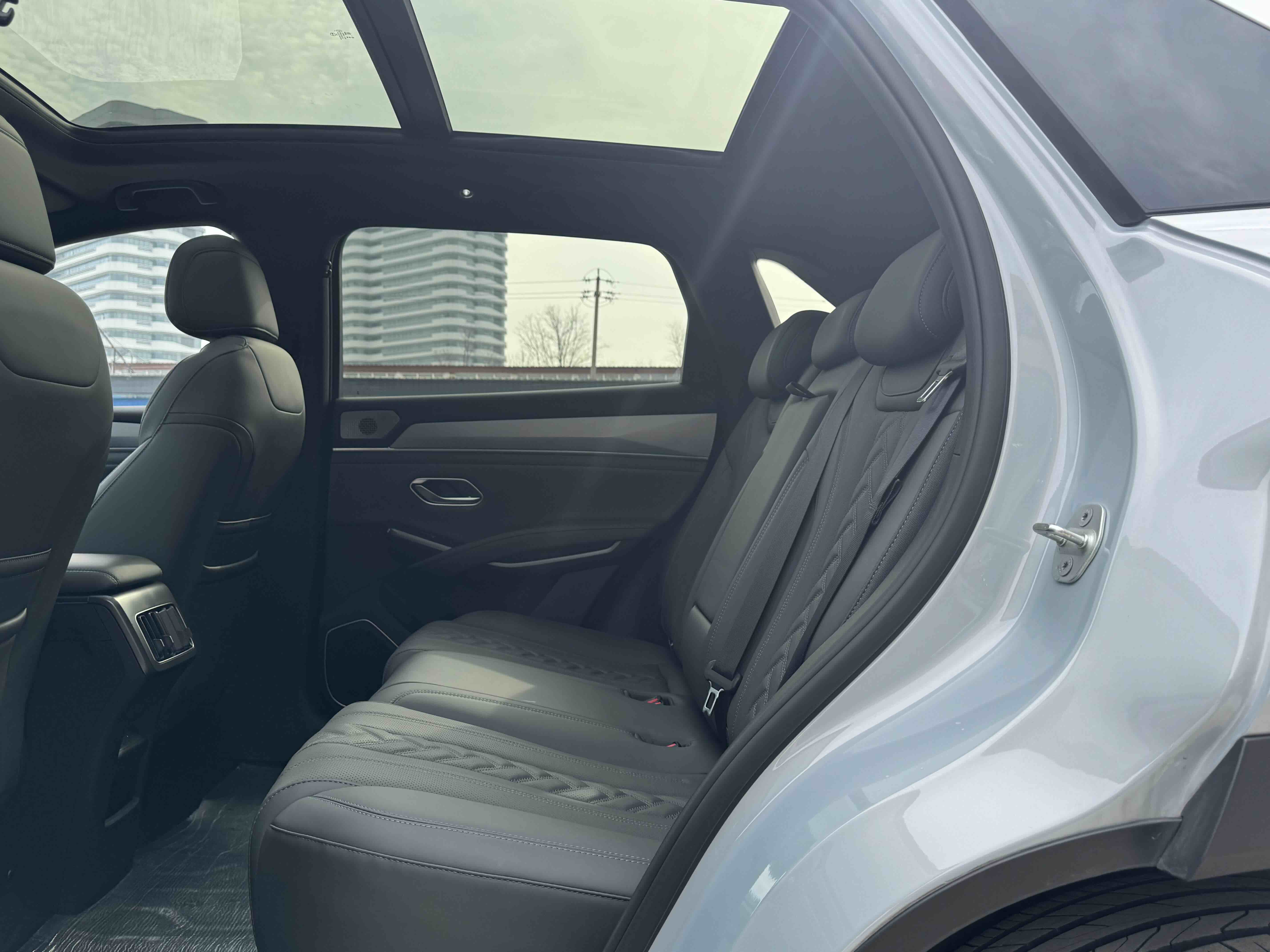 BYD SongL DM-i 2025 car image #17