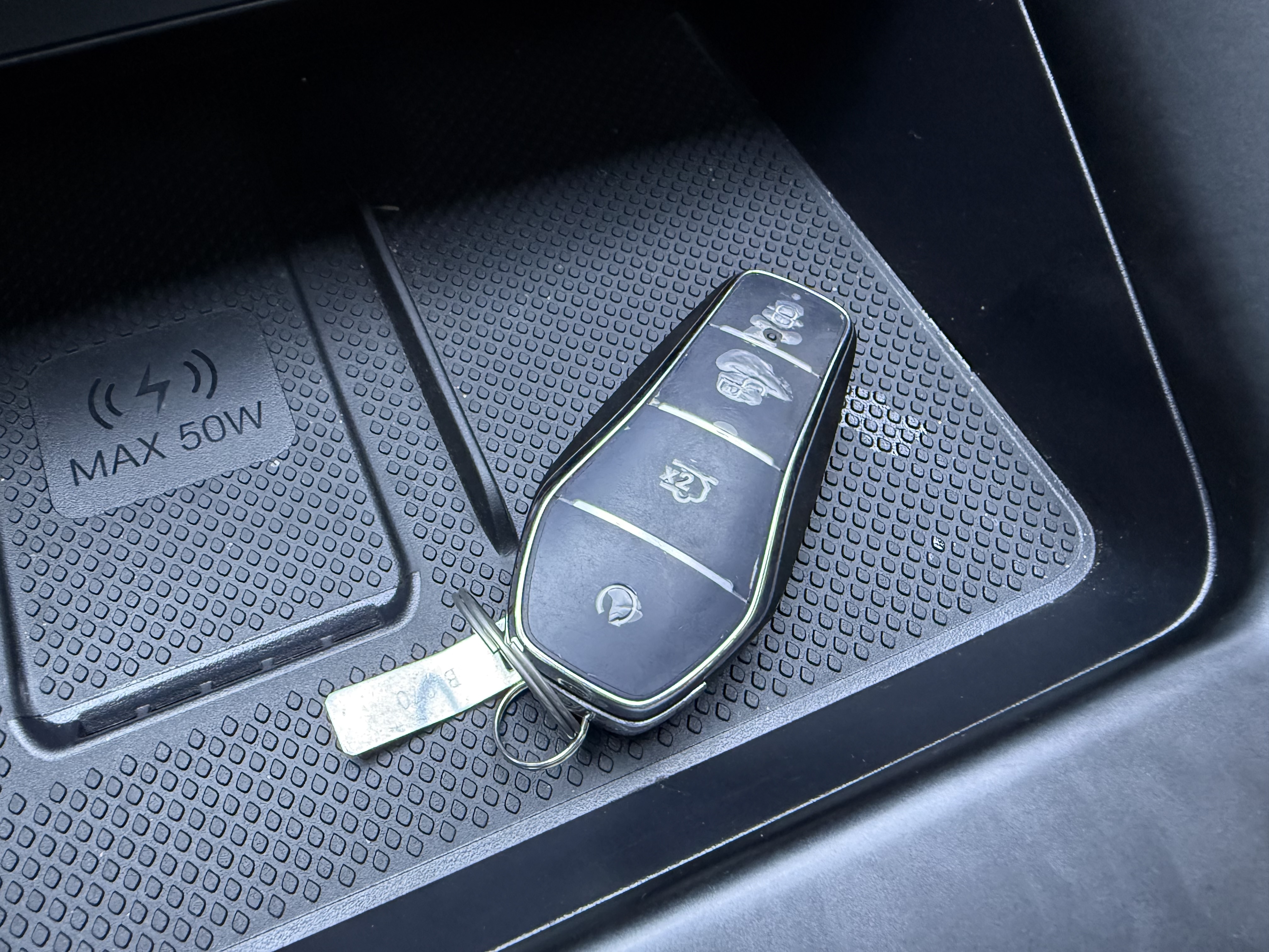 BYD Sea Lion 05 DM-i 2025 car image #17