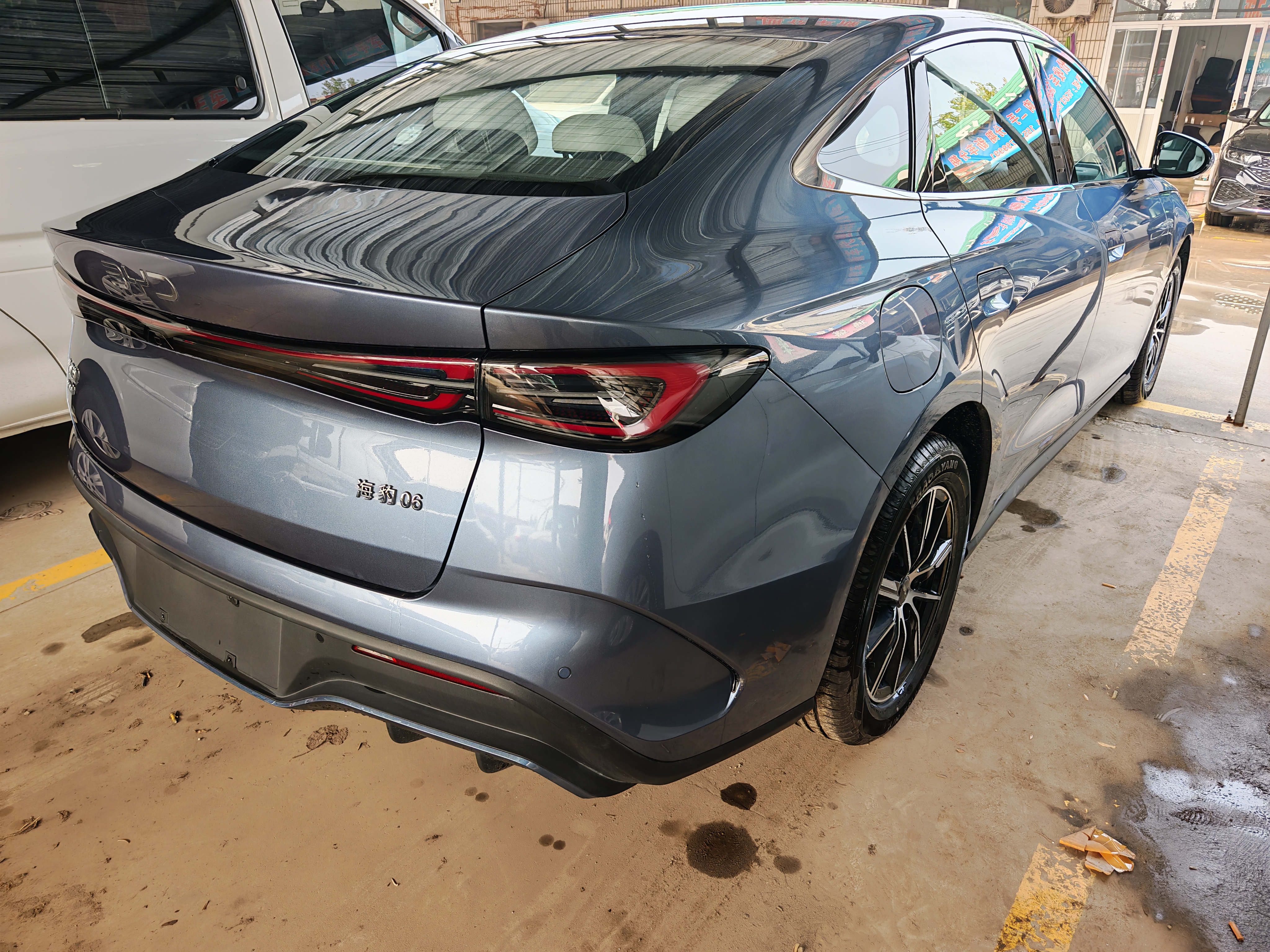 BYD Seal 06 DM-i 2025 immagine di auto #17