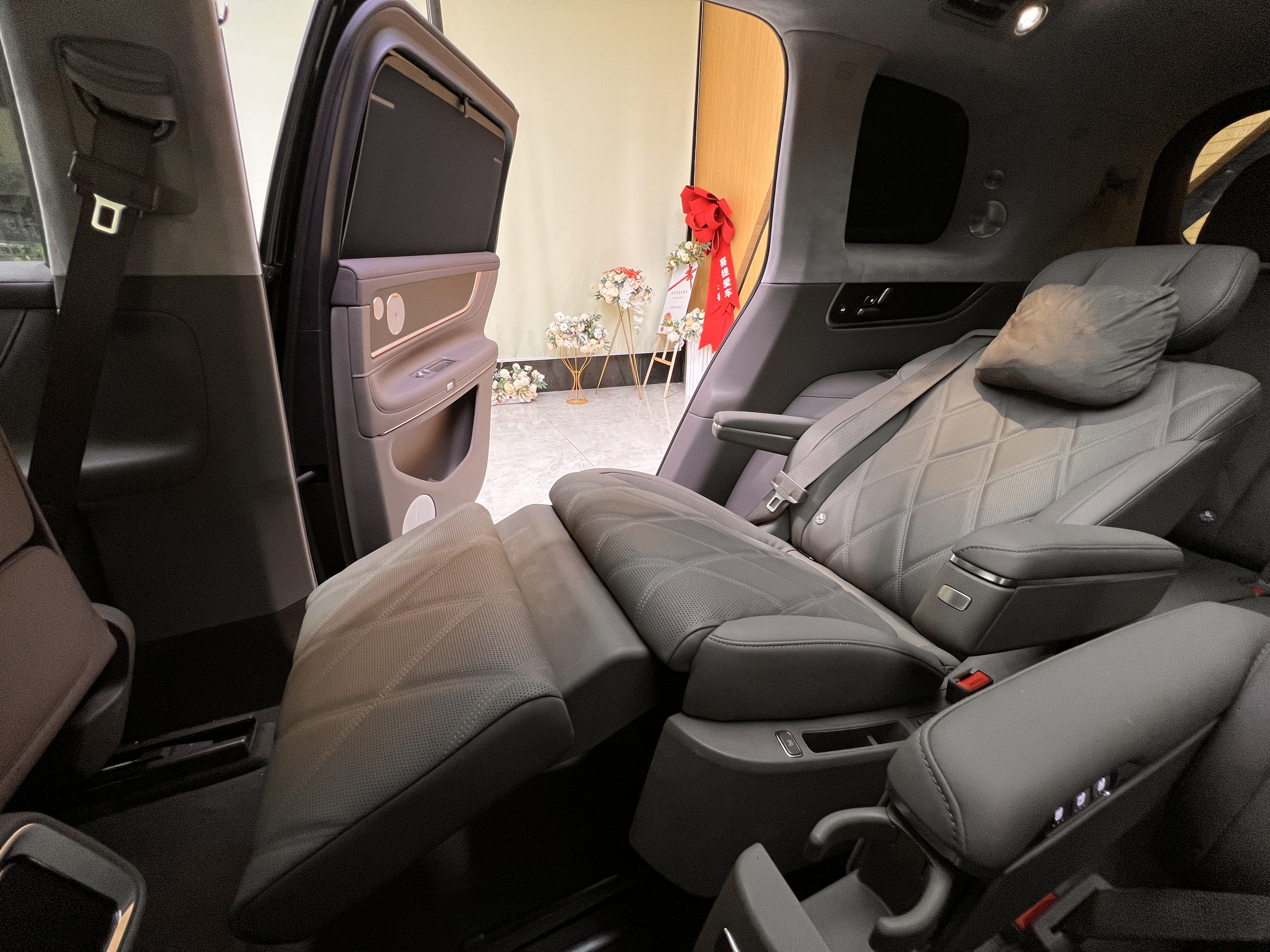 2025 car image #17