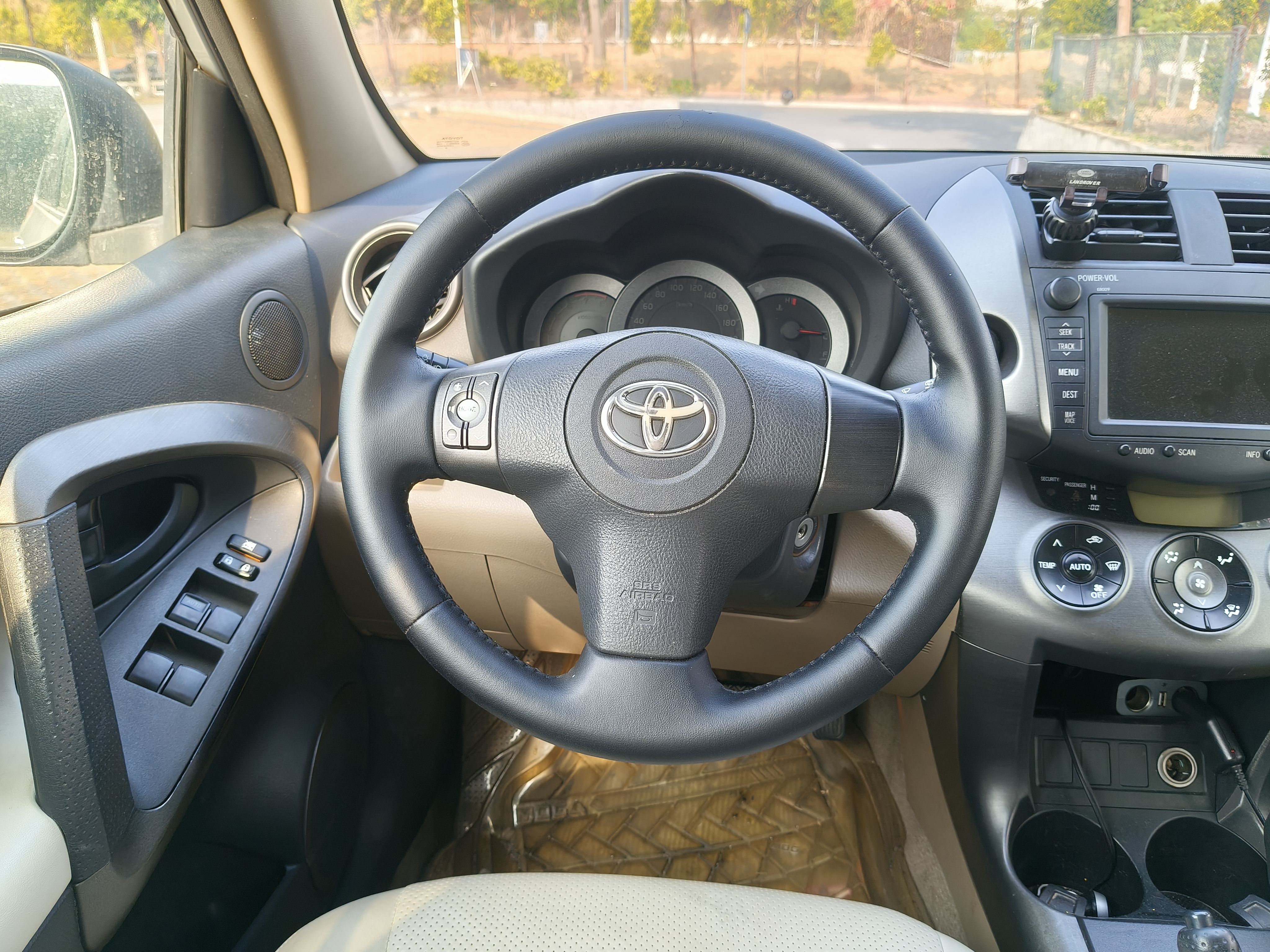 Toyota RAV4 2012 car image #17